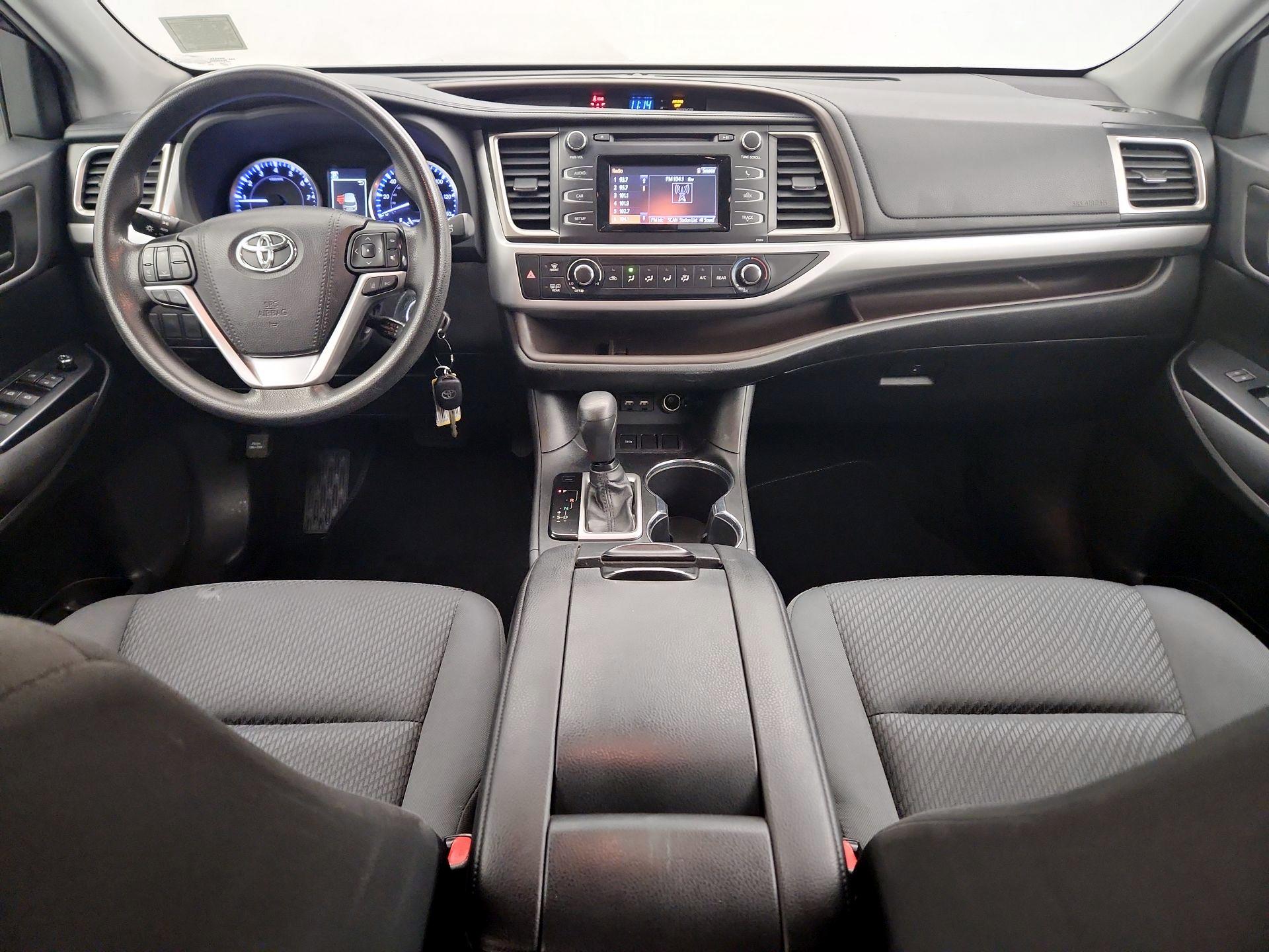 Thumbnail: 2019 Toyota Highlander - 9