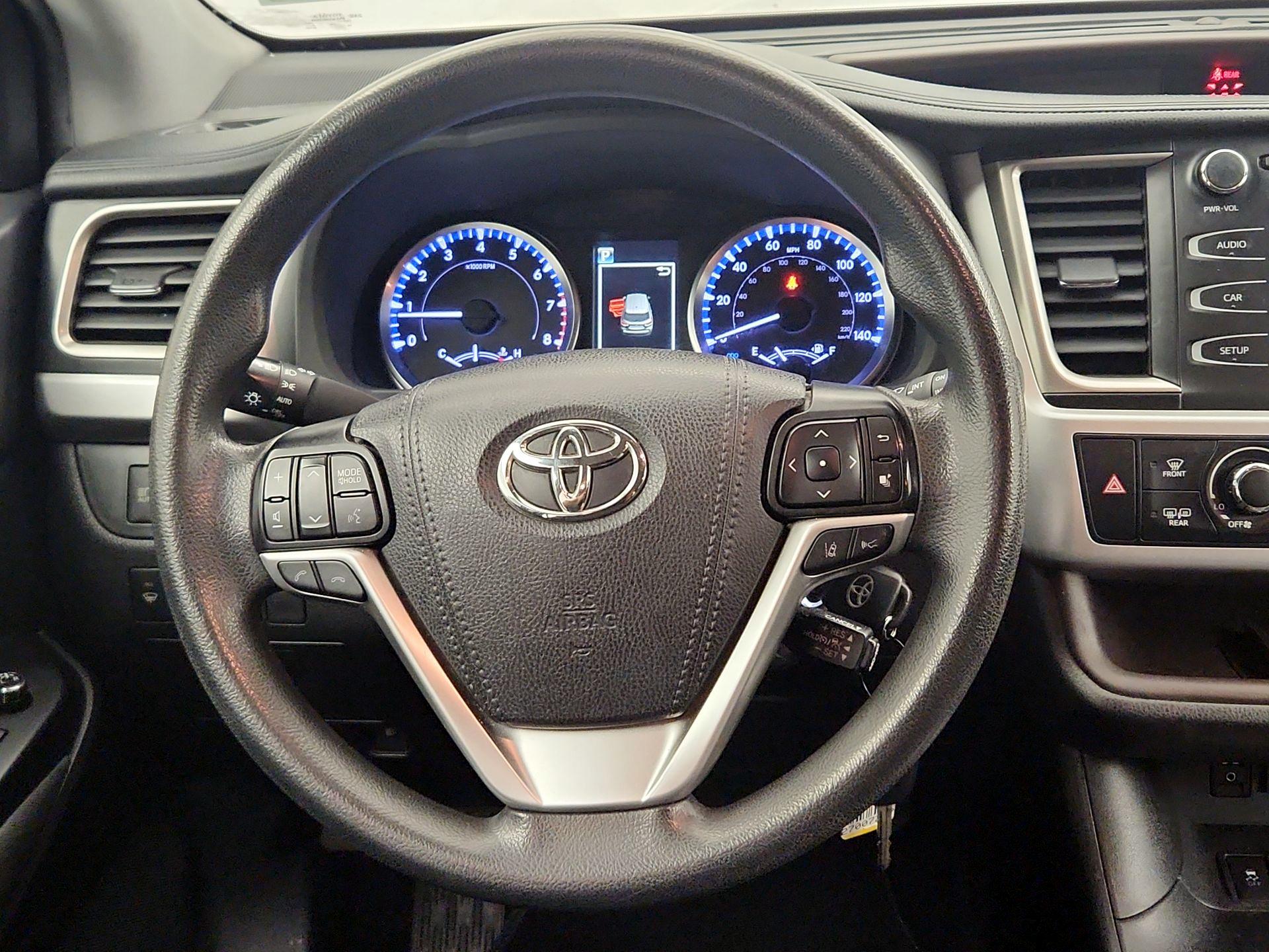 Thumbnail: 2019 Toyota Highlander - 10