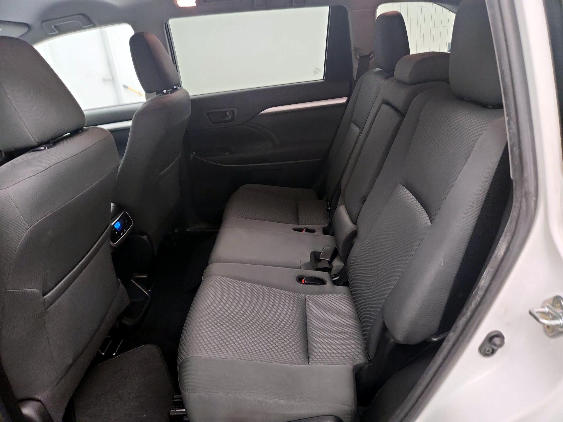 Thumbnail: 2019 Toyota Highlander - 19