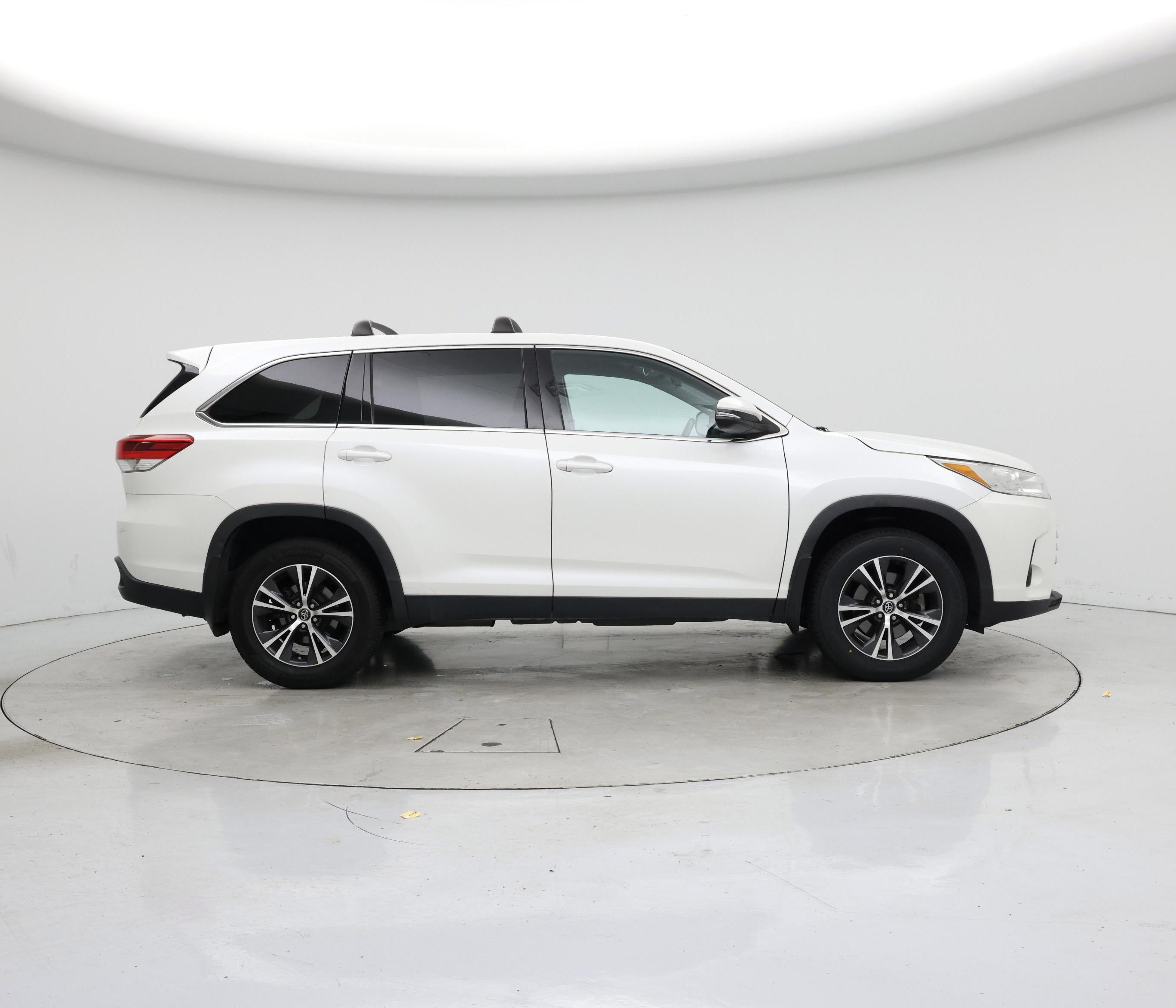 Thumbnail: 2019 Toyota Highlander - 7