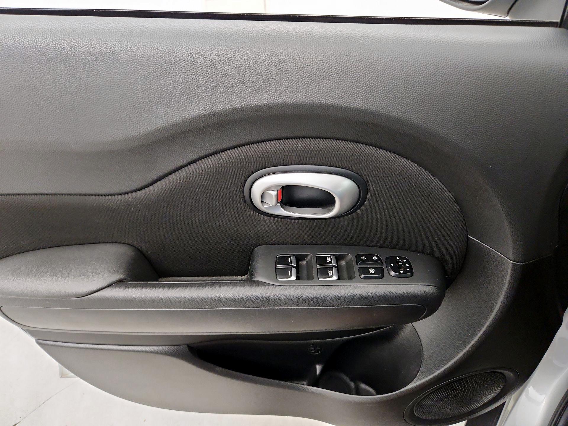 Thumbnail: 2019 Kia Soul - 12