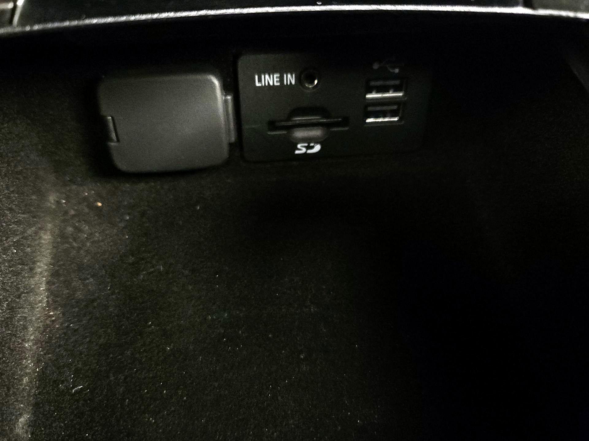 Thumbnail: 2015 Lincoln MKC - 19