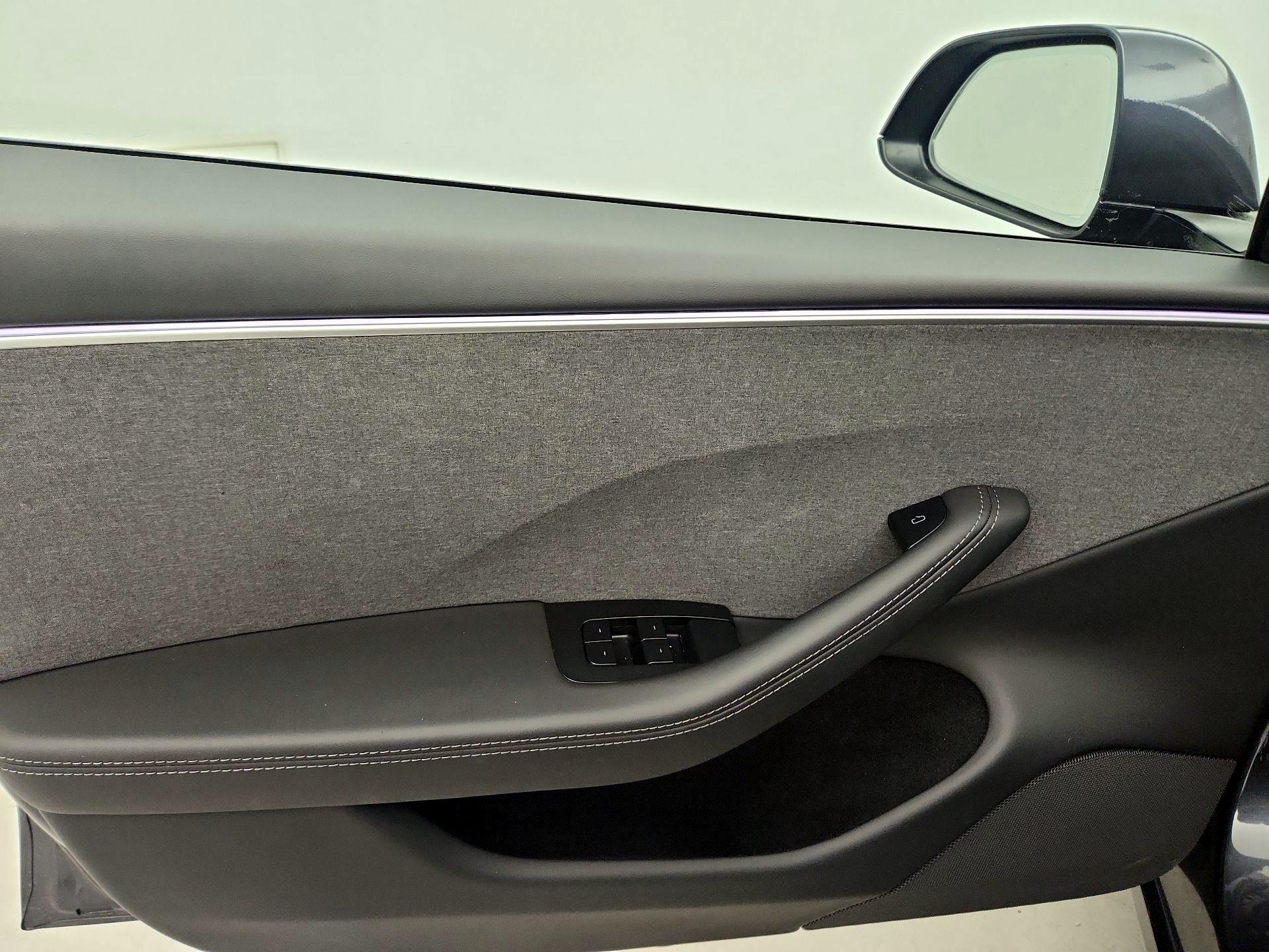 Thumbnail: 2025 Tesla Model 3 - 12