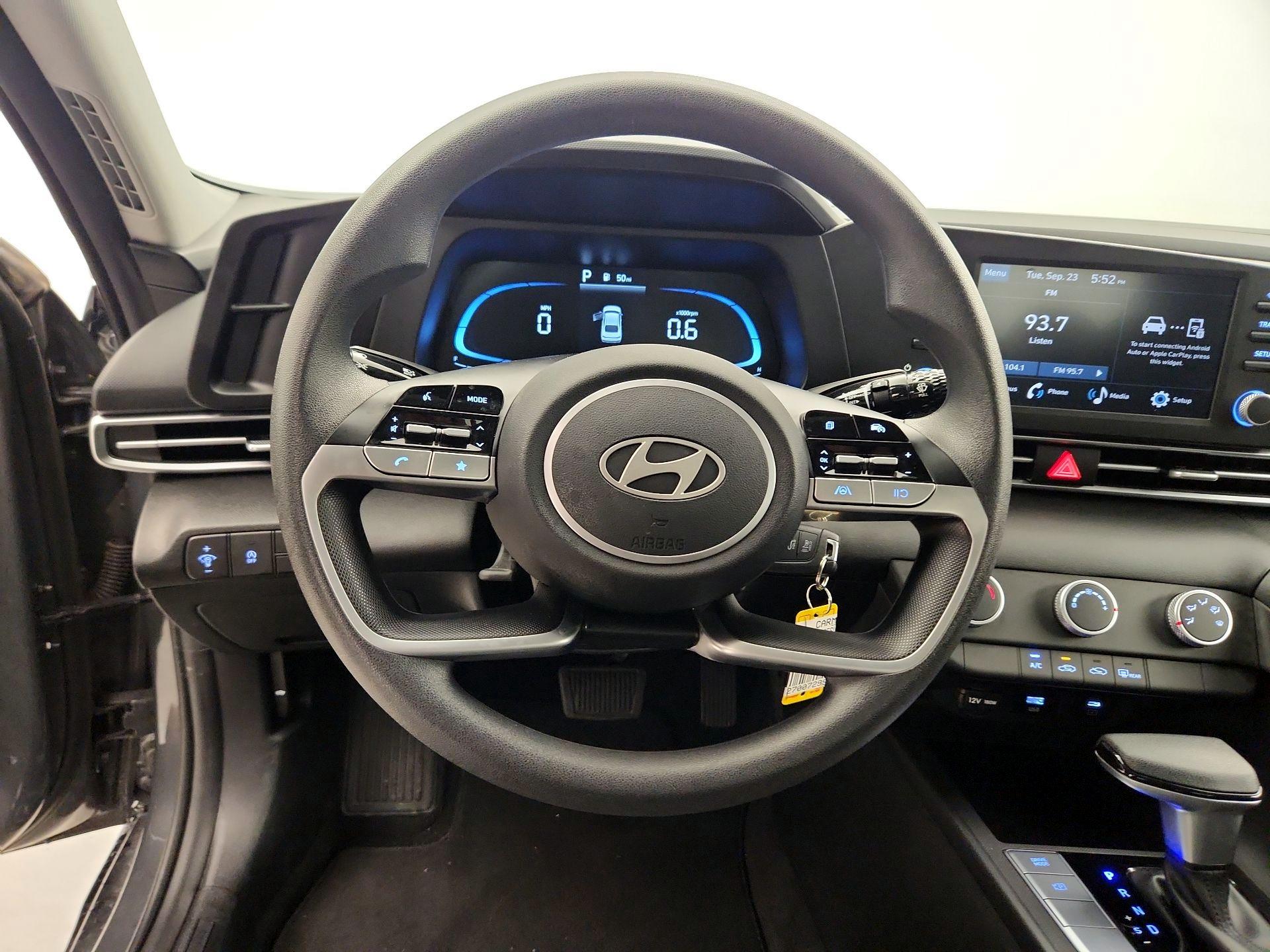 Thumbnail: 2025 Hyundai Elantra - 10