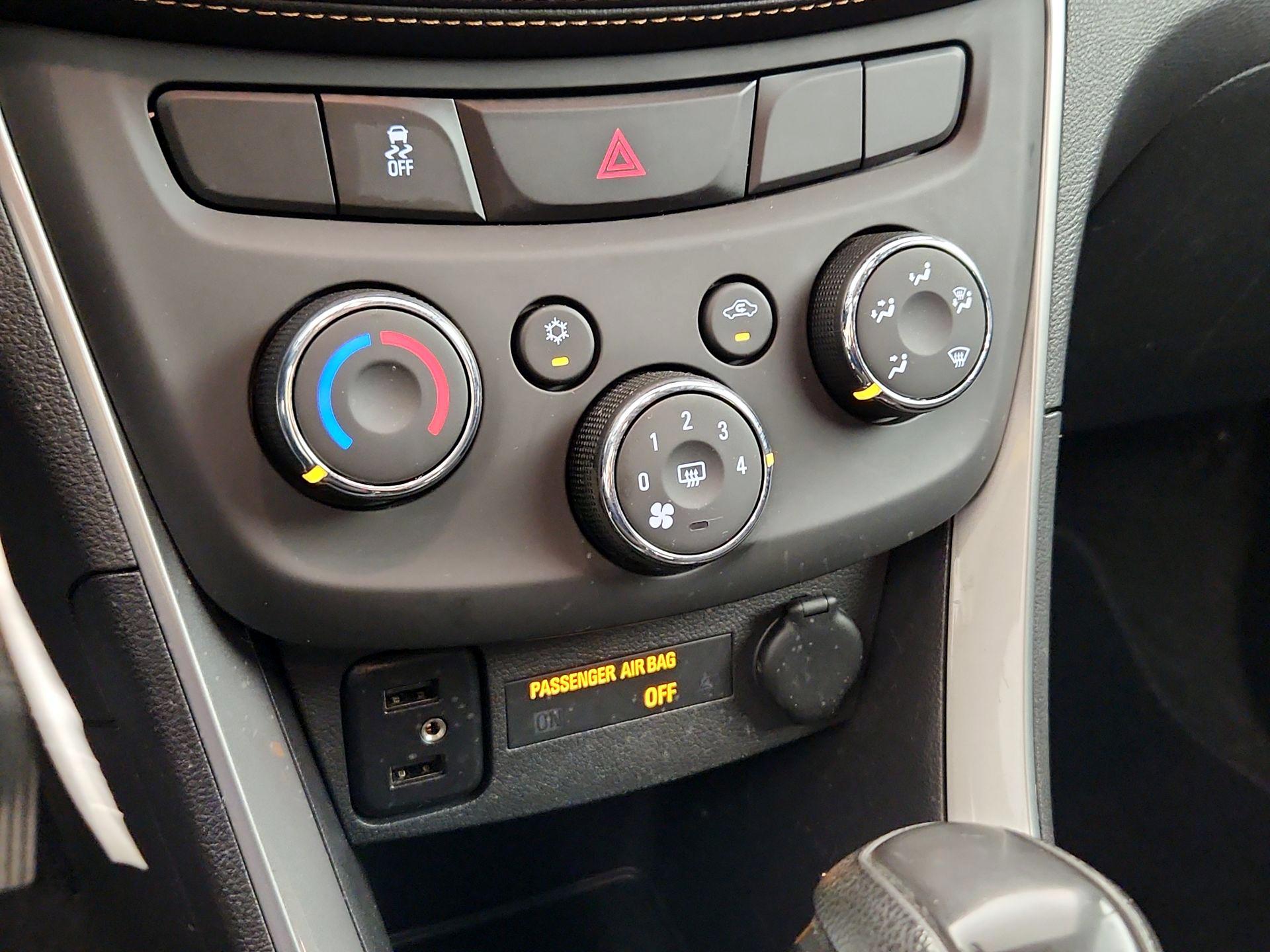 Thumbnail: 2019 Chevrolet Trax - 16