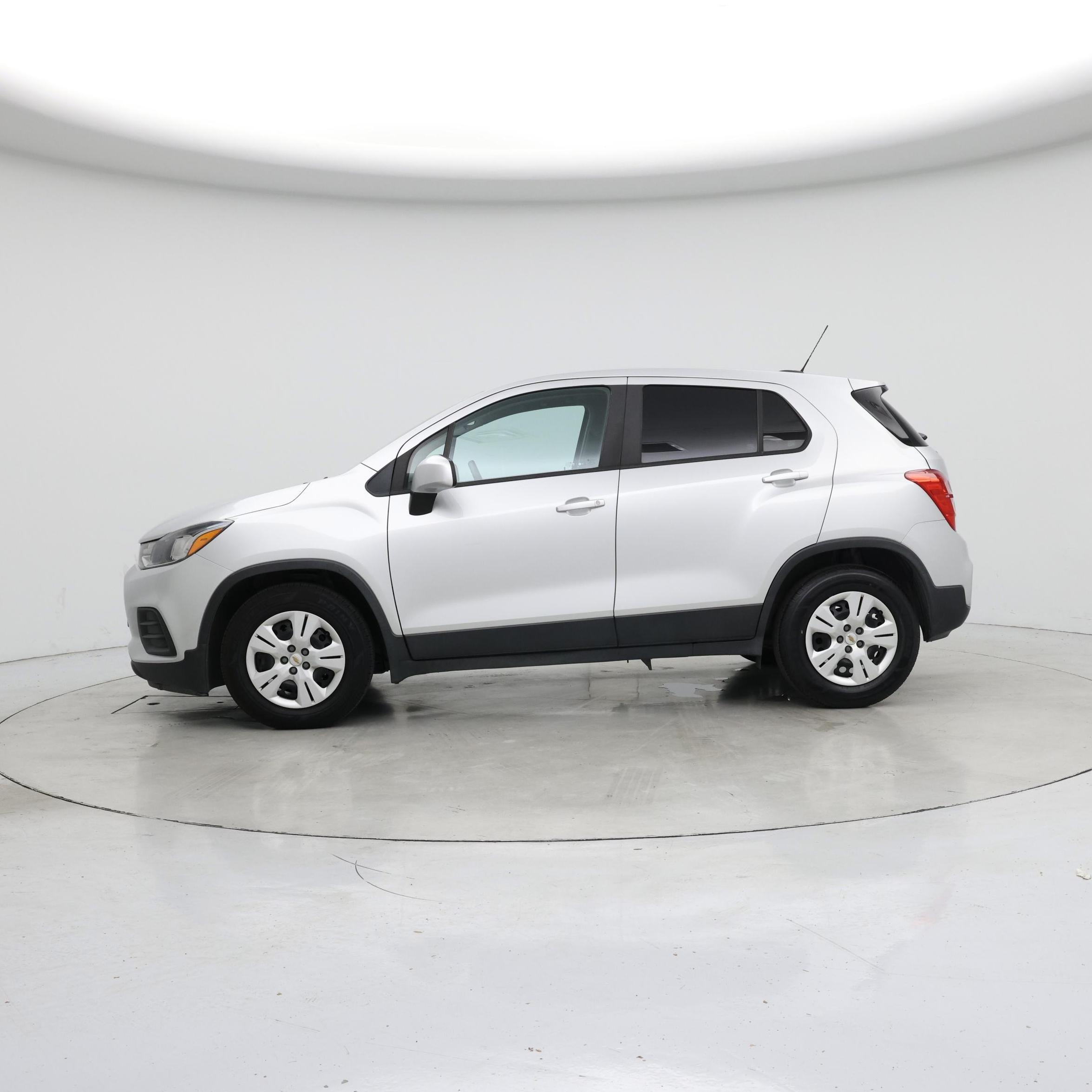 Thumbnail: 2019 Chevrolet Trax - 3