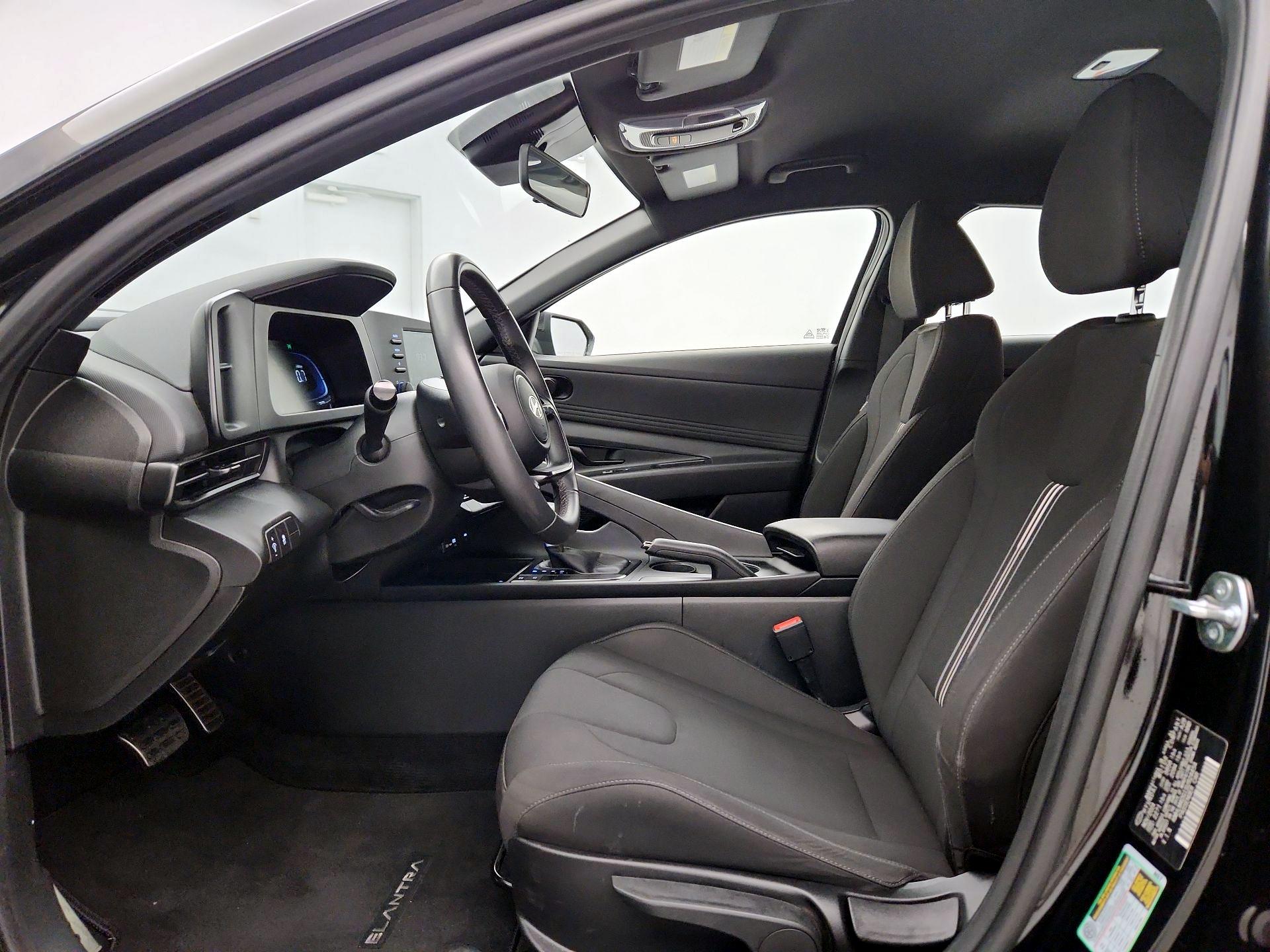 Thumbnail: 2025 Hyundai Elantra - 11