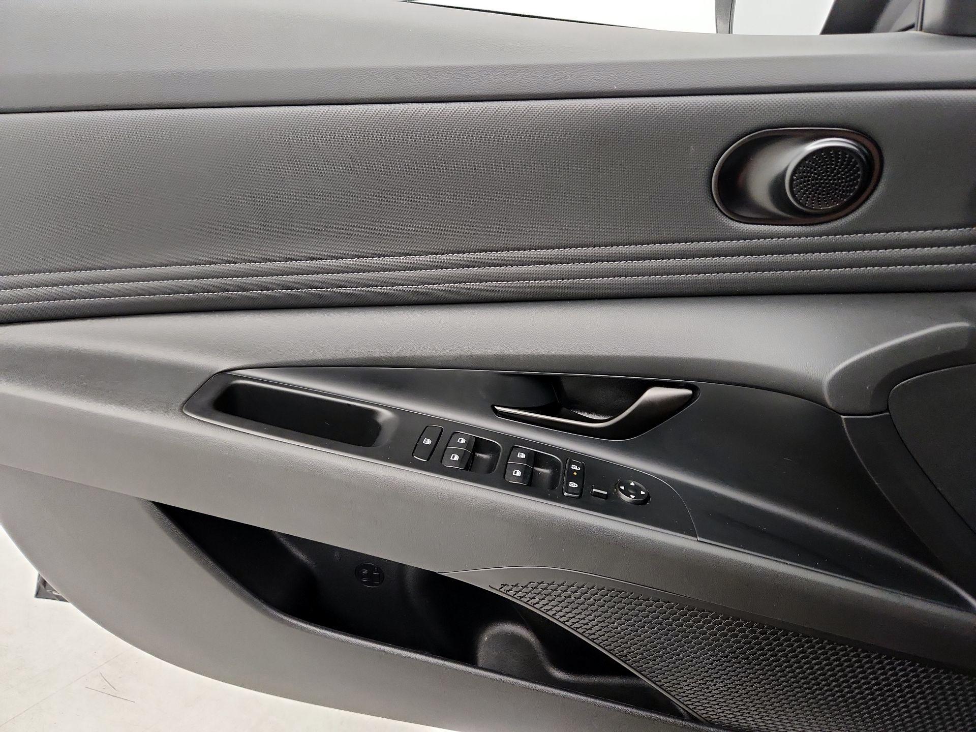 Thumbnail: 2025 Hyundai Elantra - 12