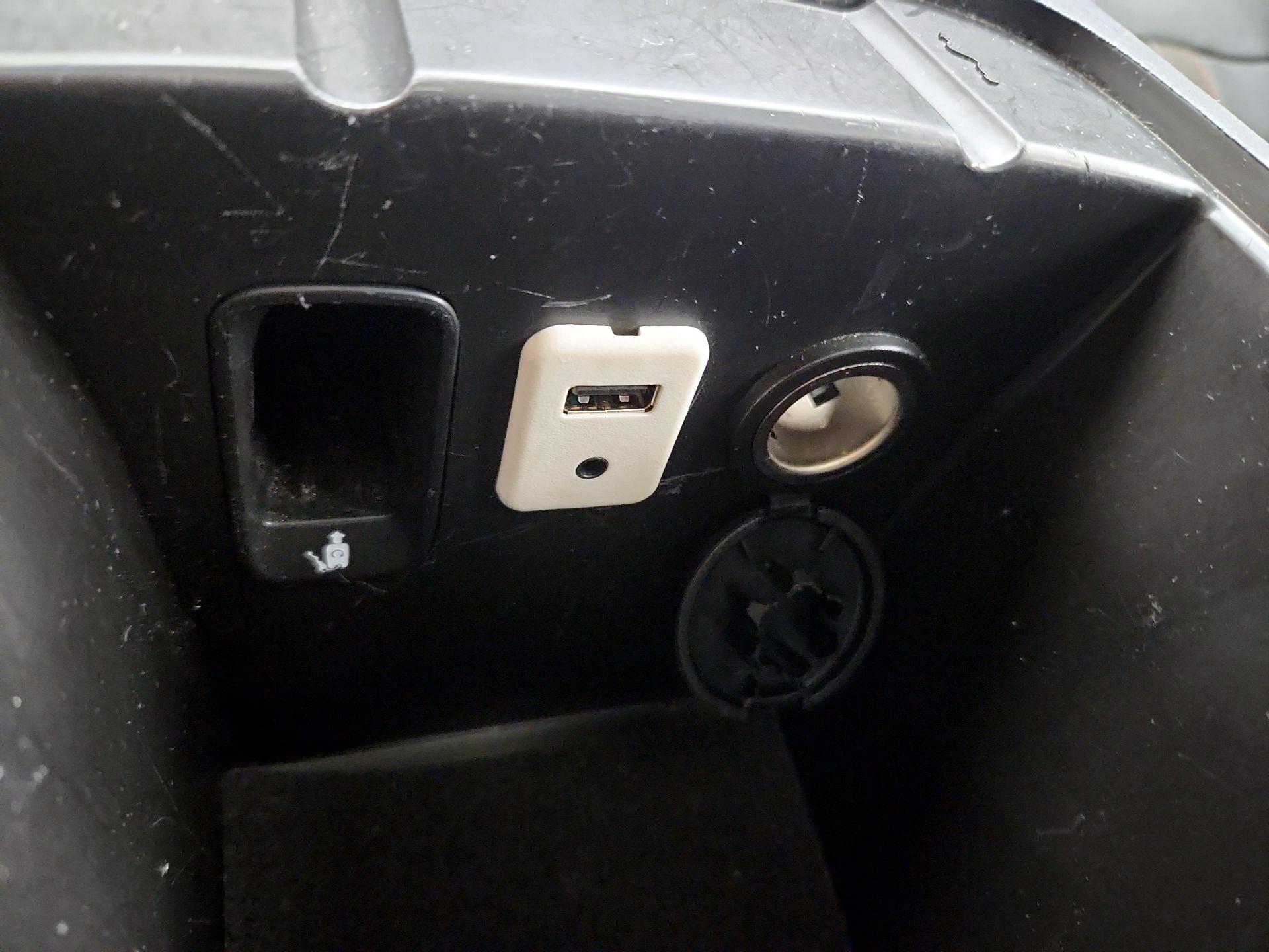 Thumbnail: 2015 Chevrolet  - 18