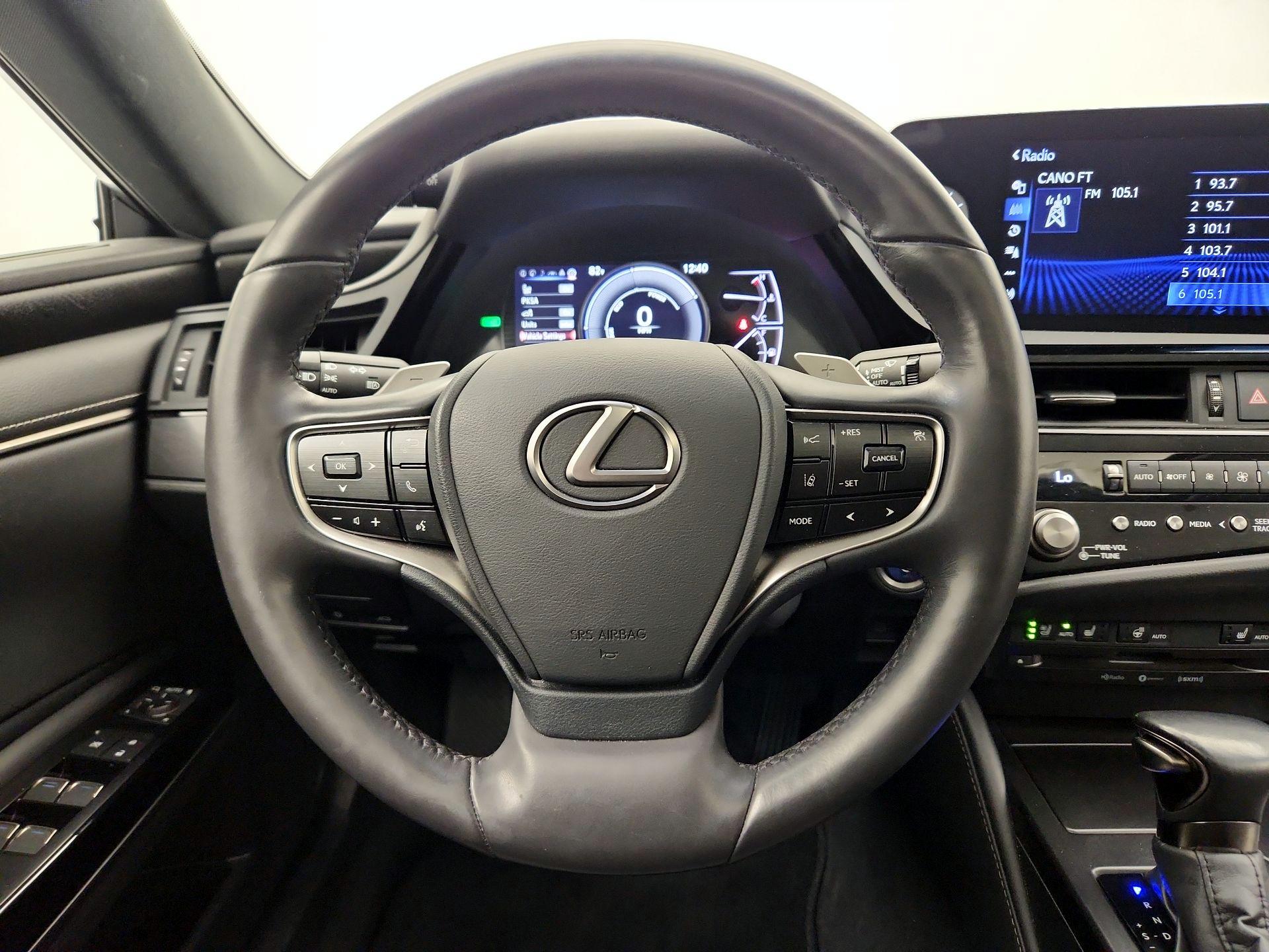 Thumbnail: 2022 Lexus ES - 10