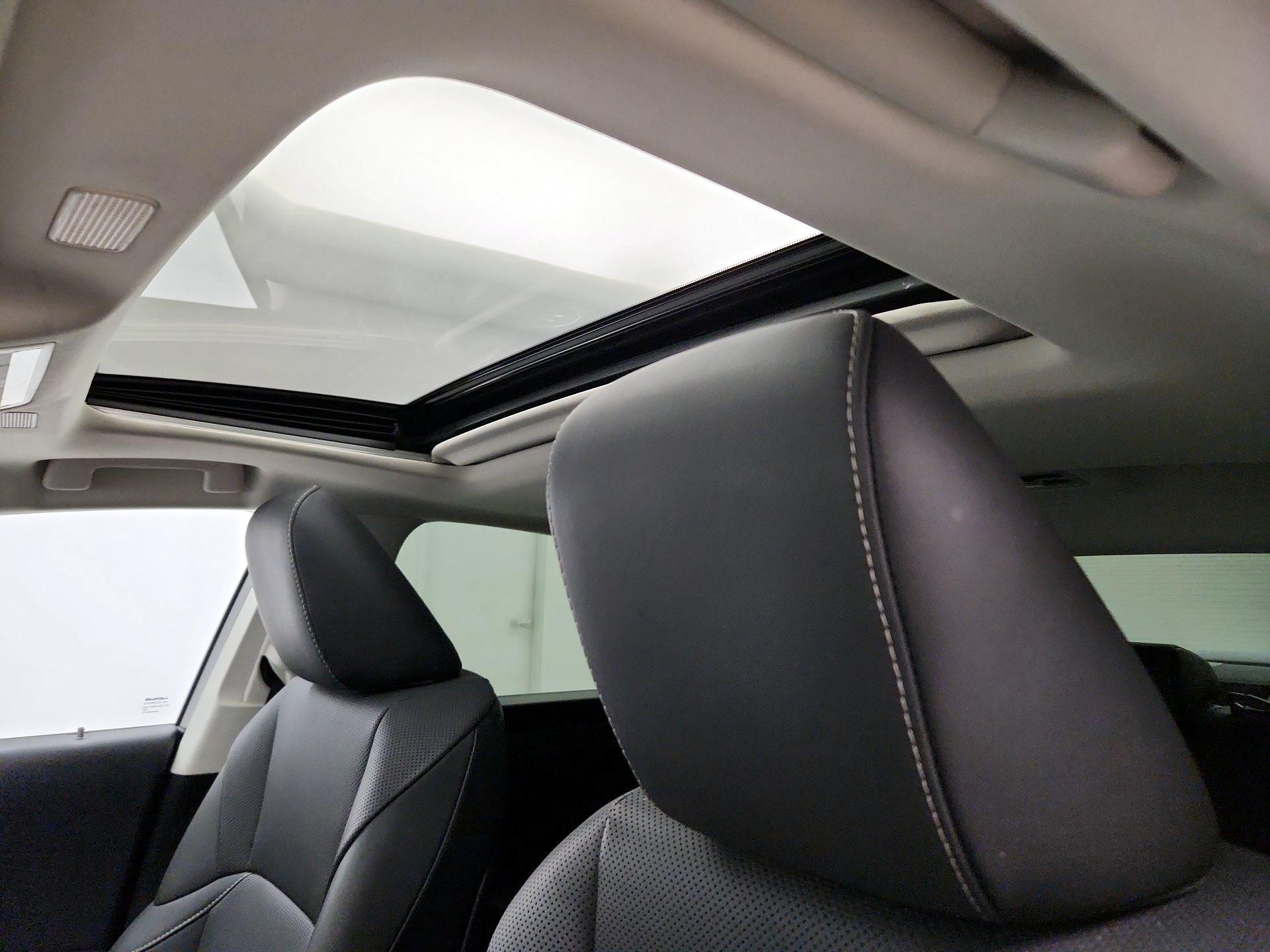 Thumbnail: 2022 Lexus ES - 20