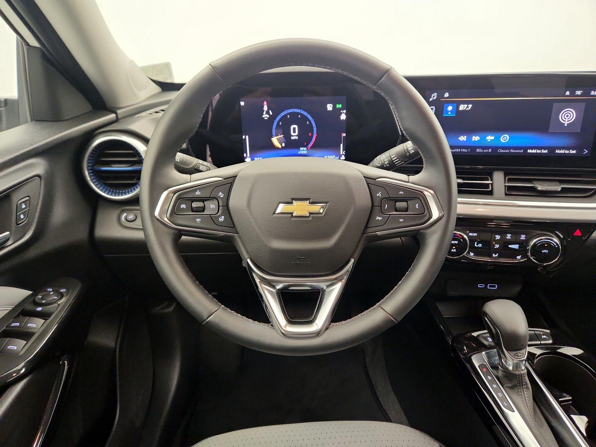 Thumbnail: 2024 Chevrolet Trax - 10