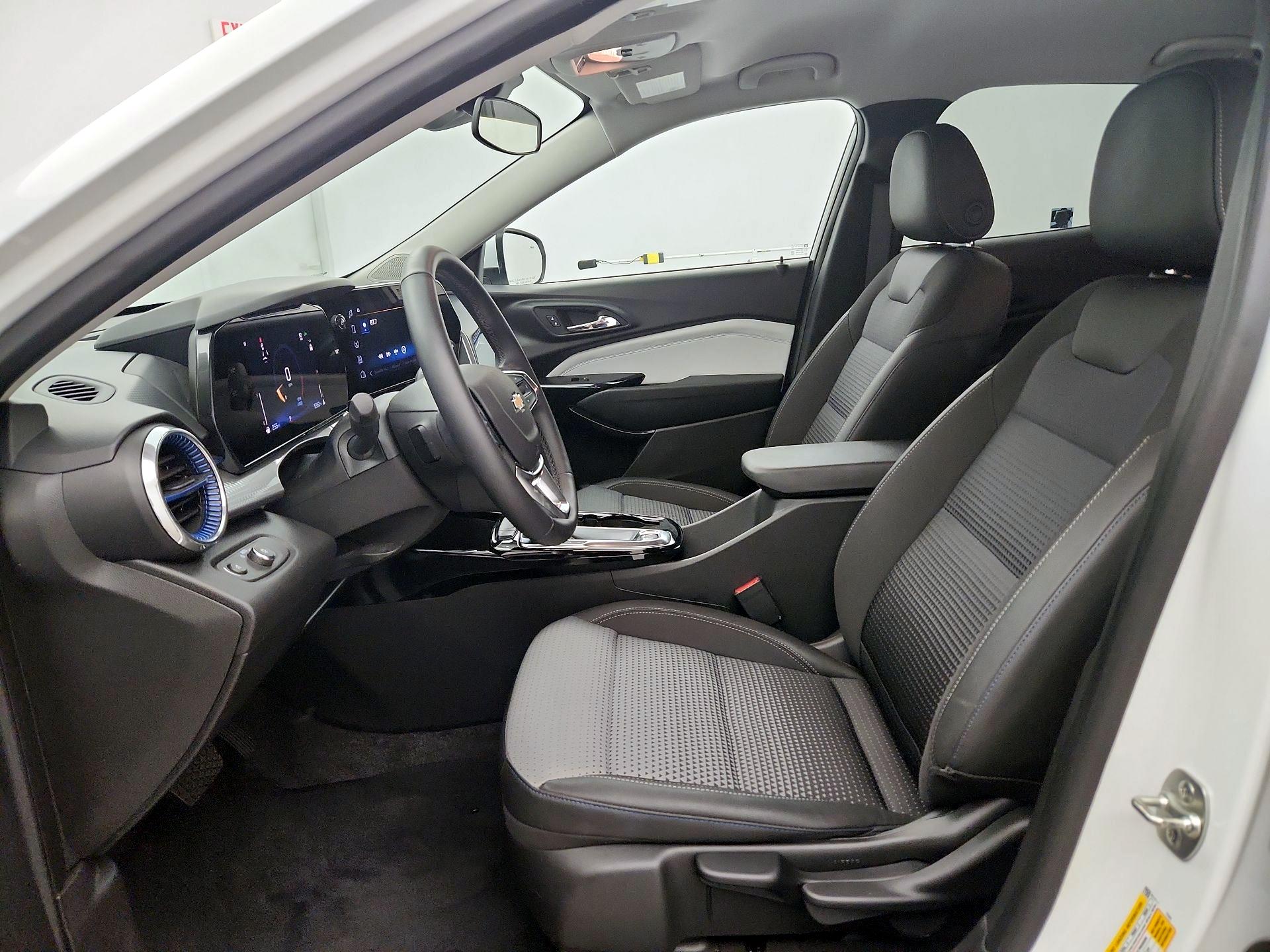 Thumbnail: 2024 Chevrolet Trax - 11