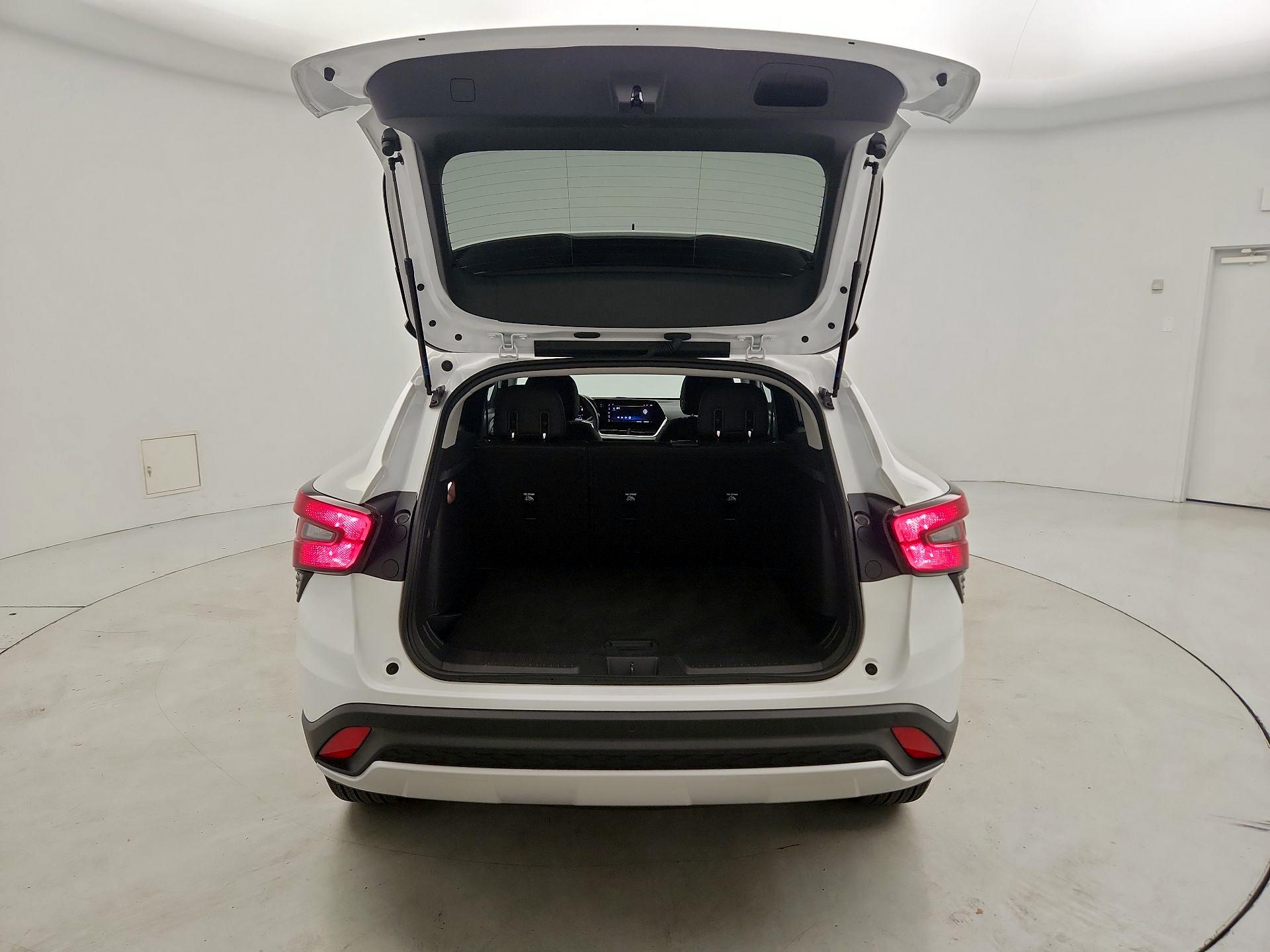 Thumbnail: 2024 Chevrolet Trax - 20