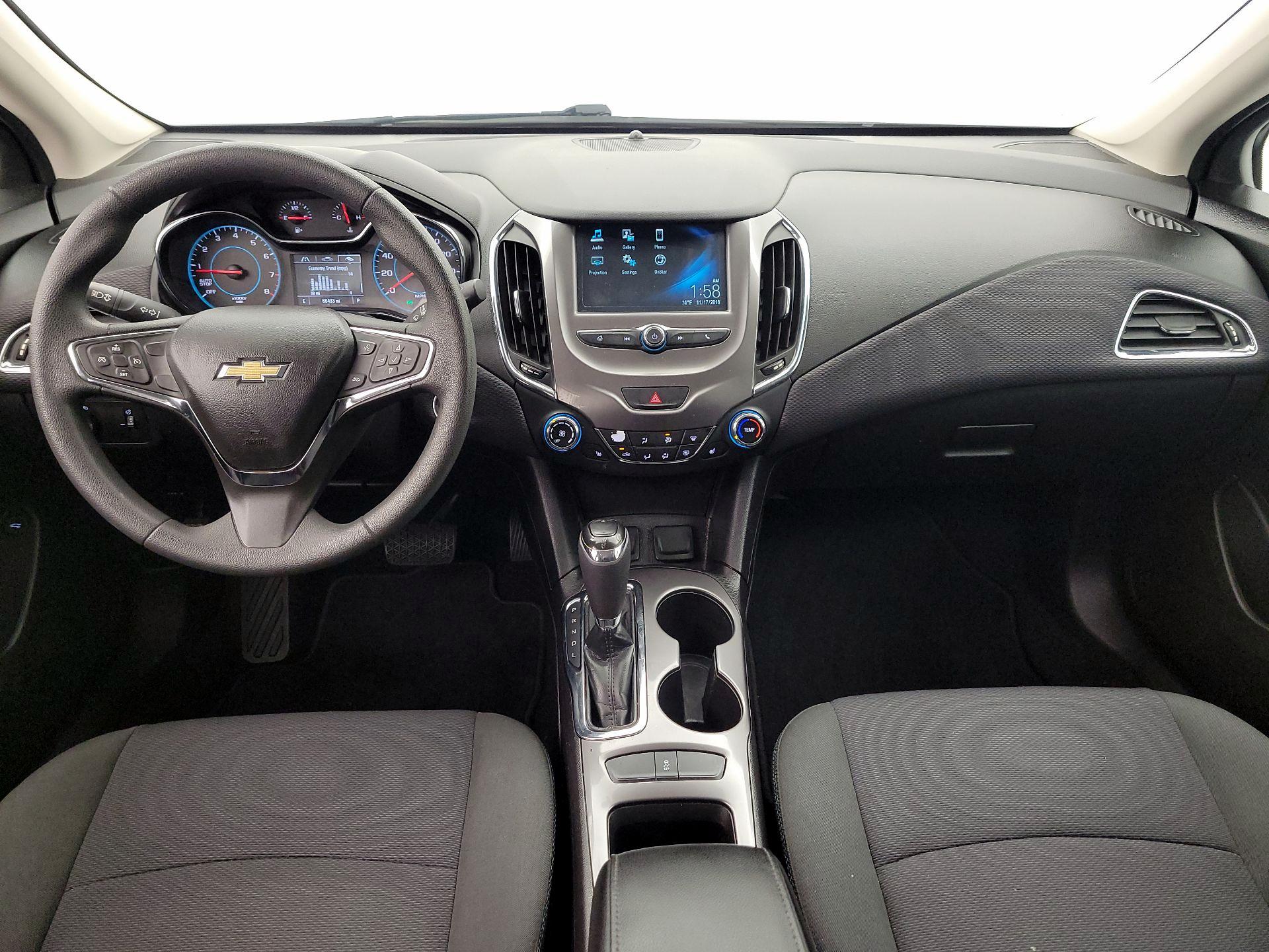 Thumbnail: 2017 Chevrolet Cruze - 9