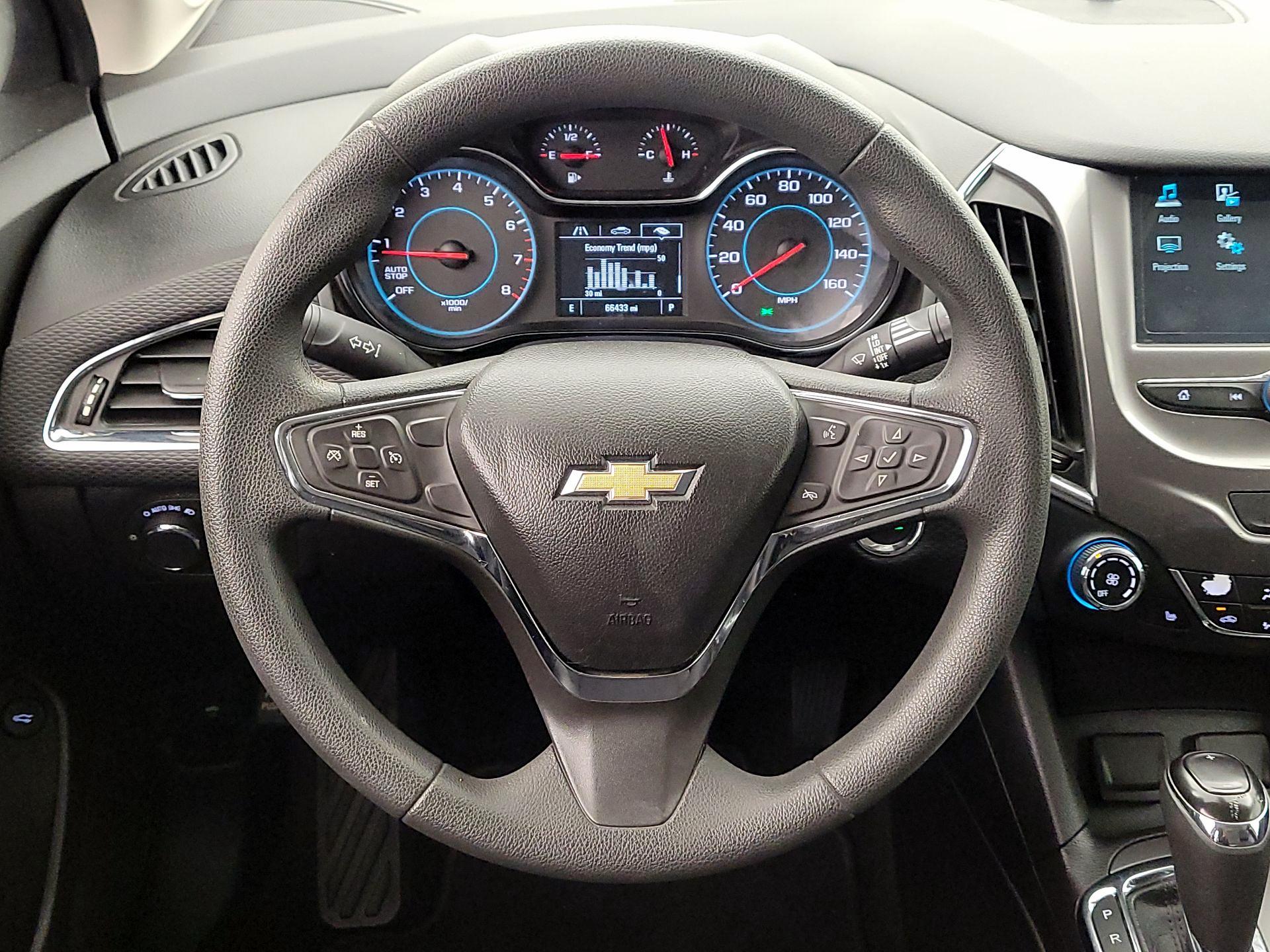 Thumbnail: 2017 Chevrolet Cruze - 10