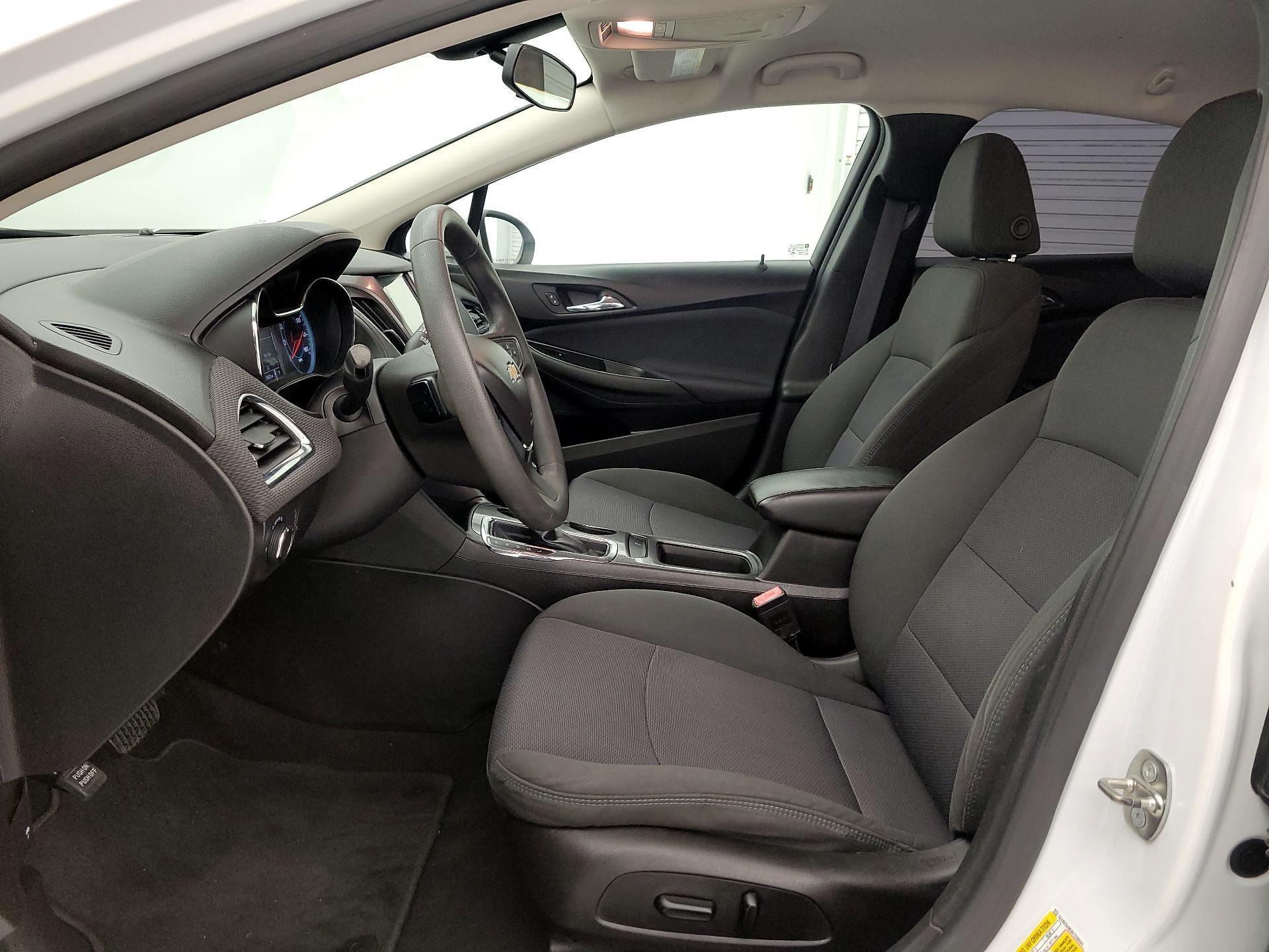 Thumbnail: 2017 Chevrolet Cruze - 11