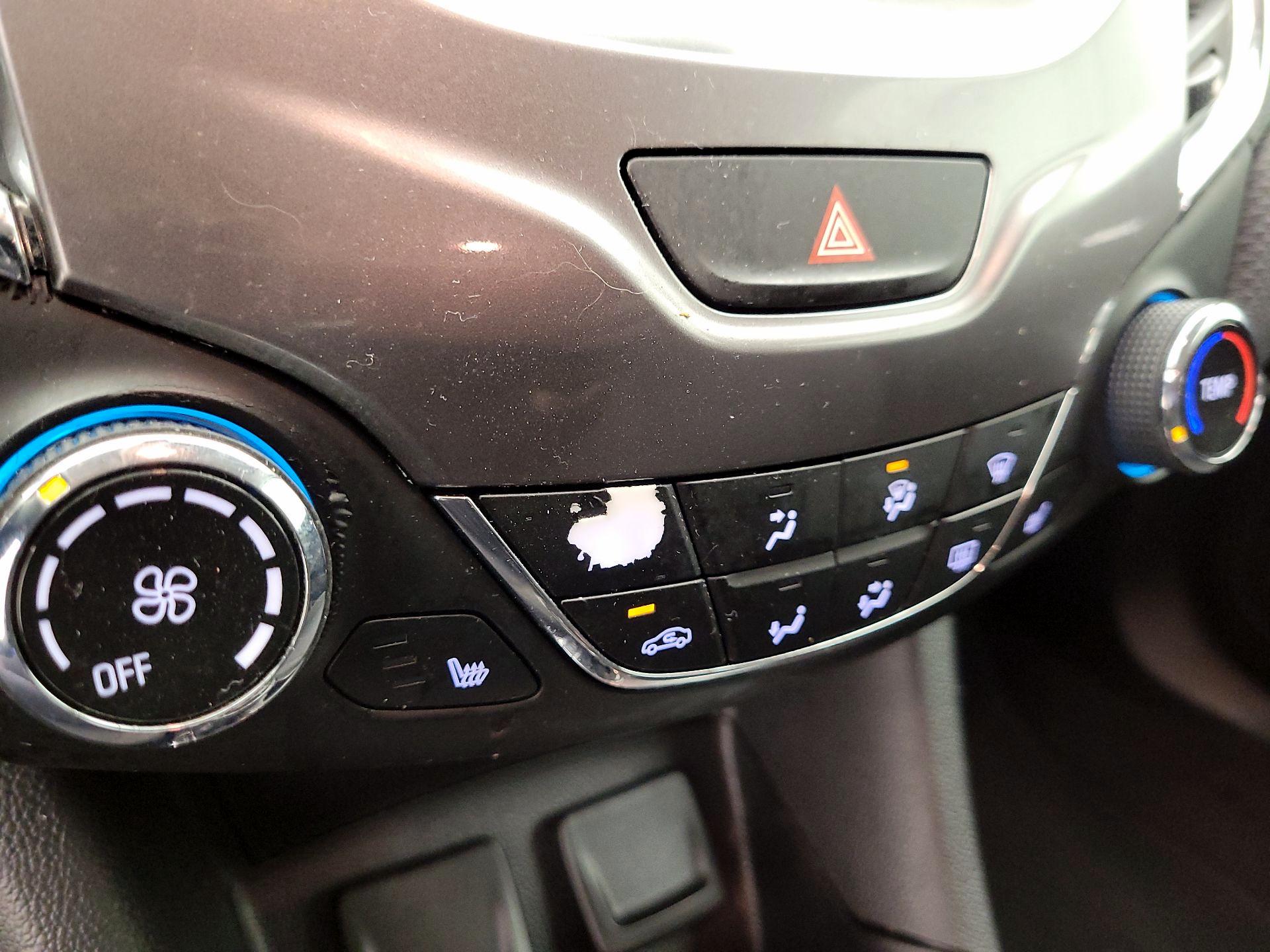 Thumbnail: 2017 Chevrolet Cruze - 16