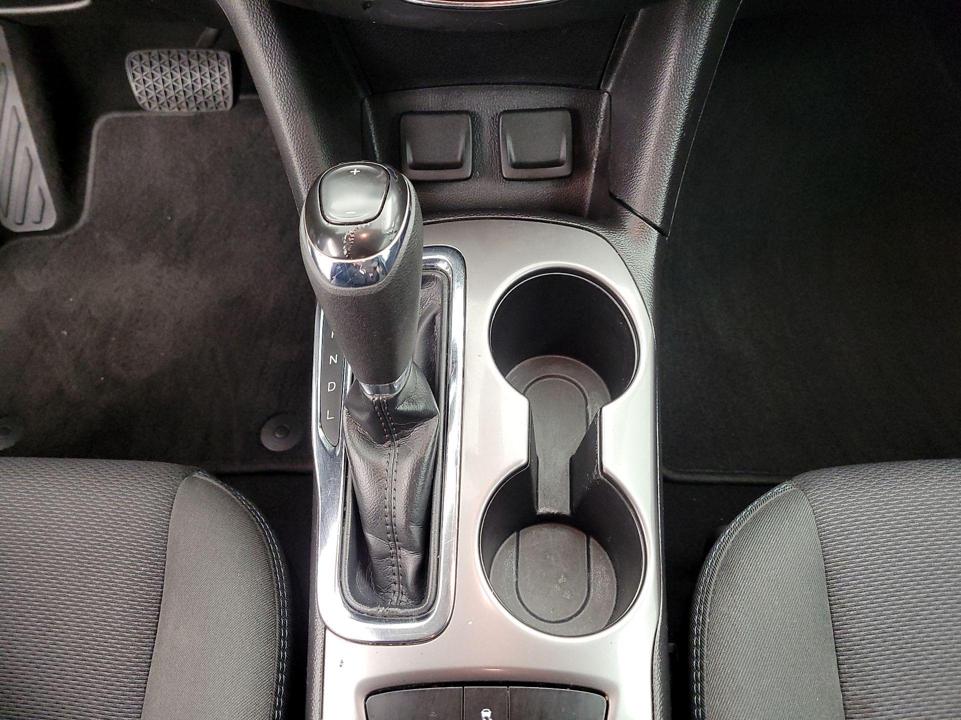 Thumbnail: 2017 Chevrolet Cruze - 17