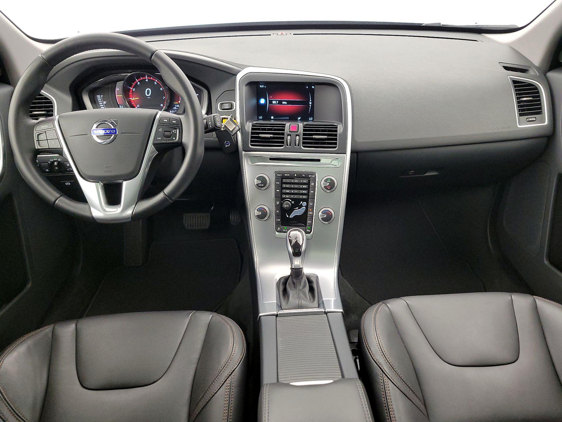Thumbnail: 2017 Volvo XC60 - 9