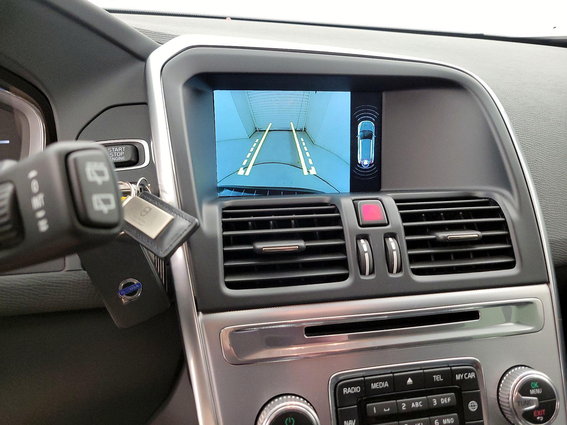 Thumbnail: 2017 Volvo XC60 - 15