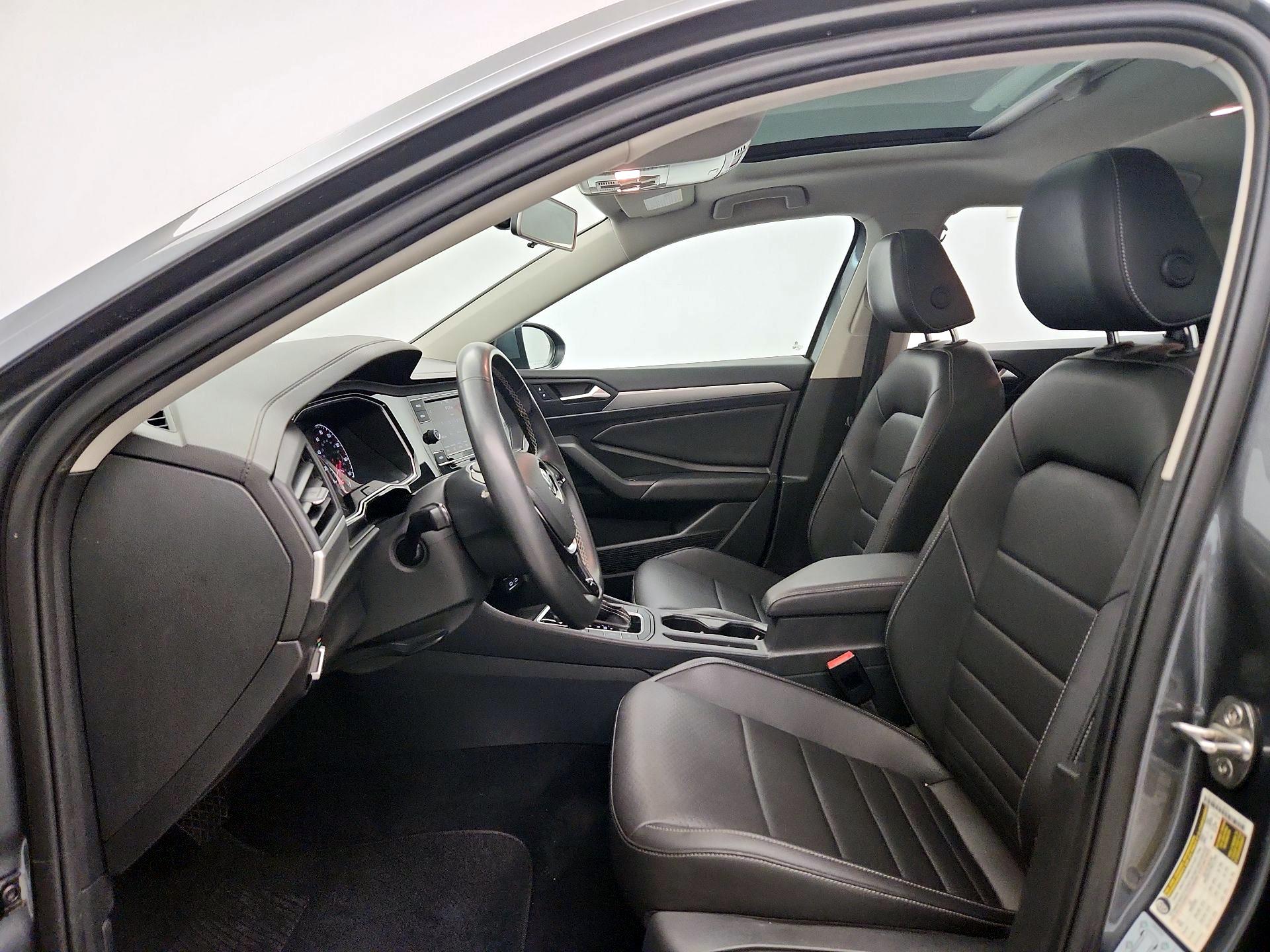 Thumbnail: 2021 Volkswagen Jetta - 11