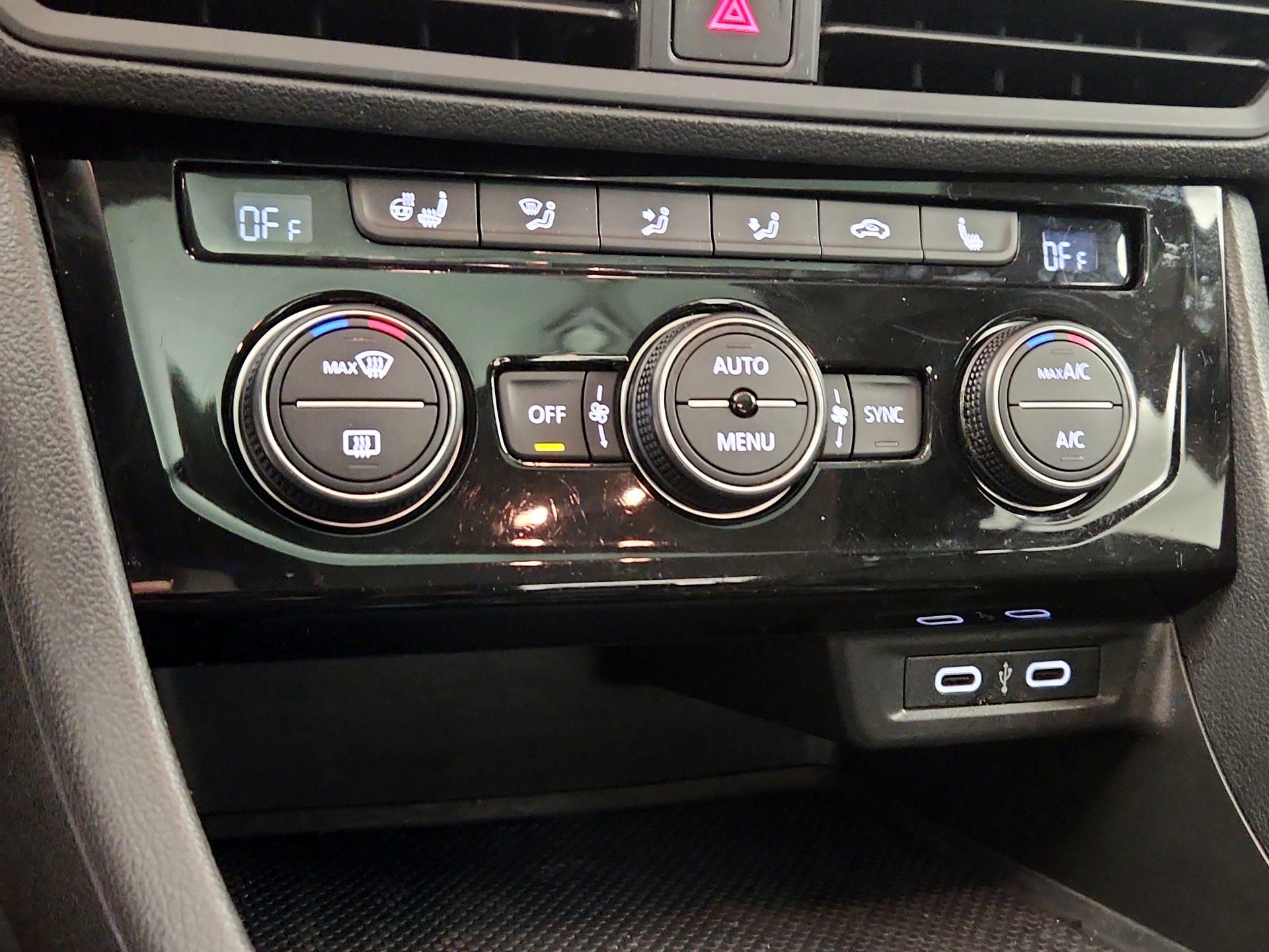 Thumbnail: 2021 Volkswagen Jetta - 16