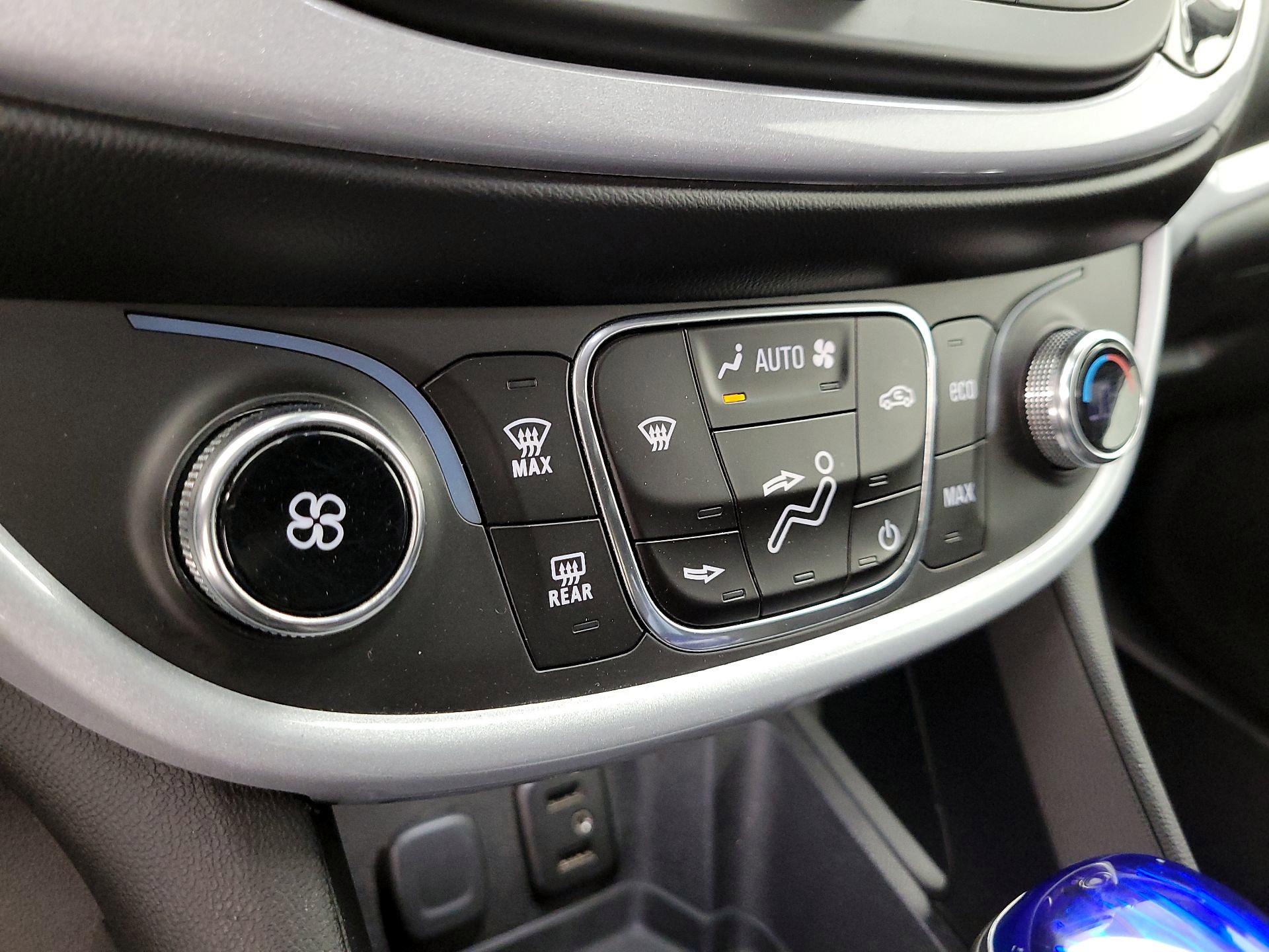 Thumbnail: 2017 Chevrolet Volt - 16