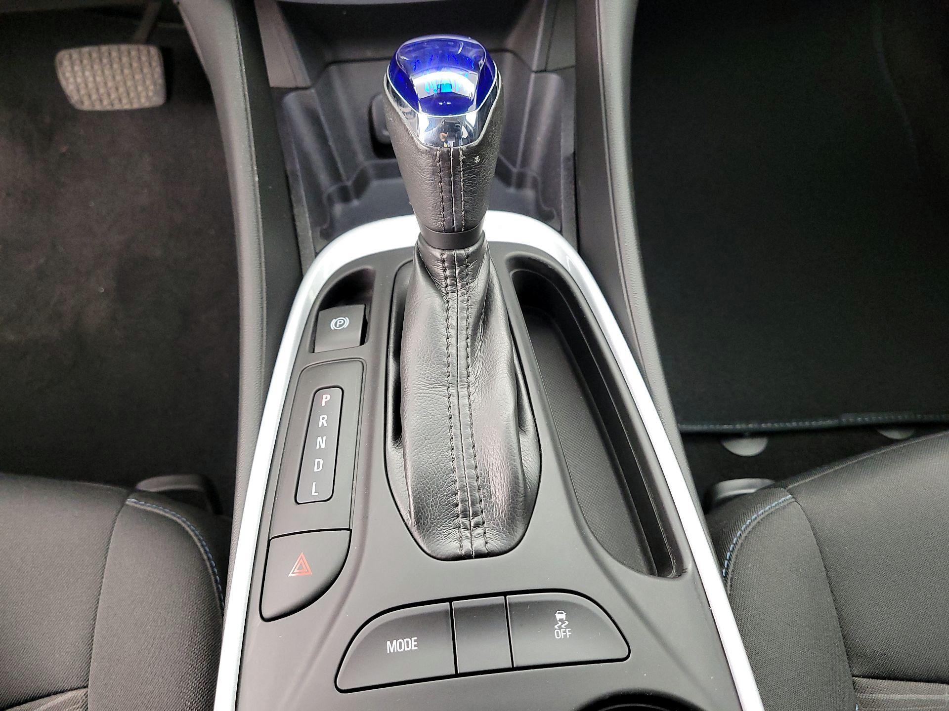 Thumbnail: 2017 Chevrolet Volt - 17