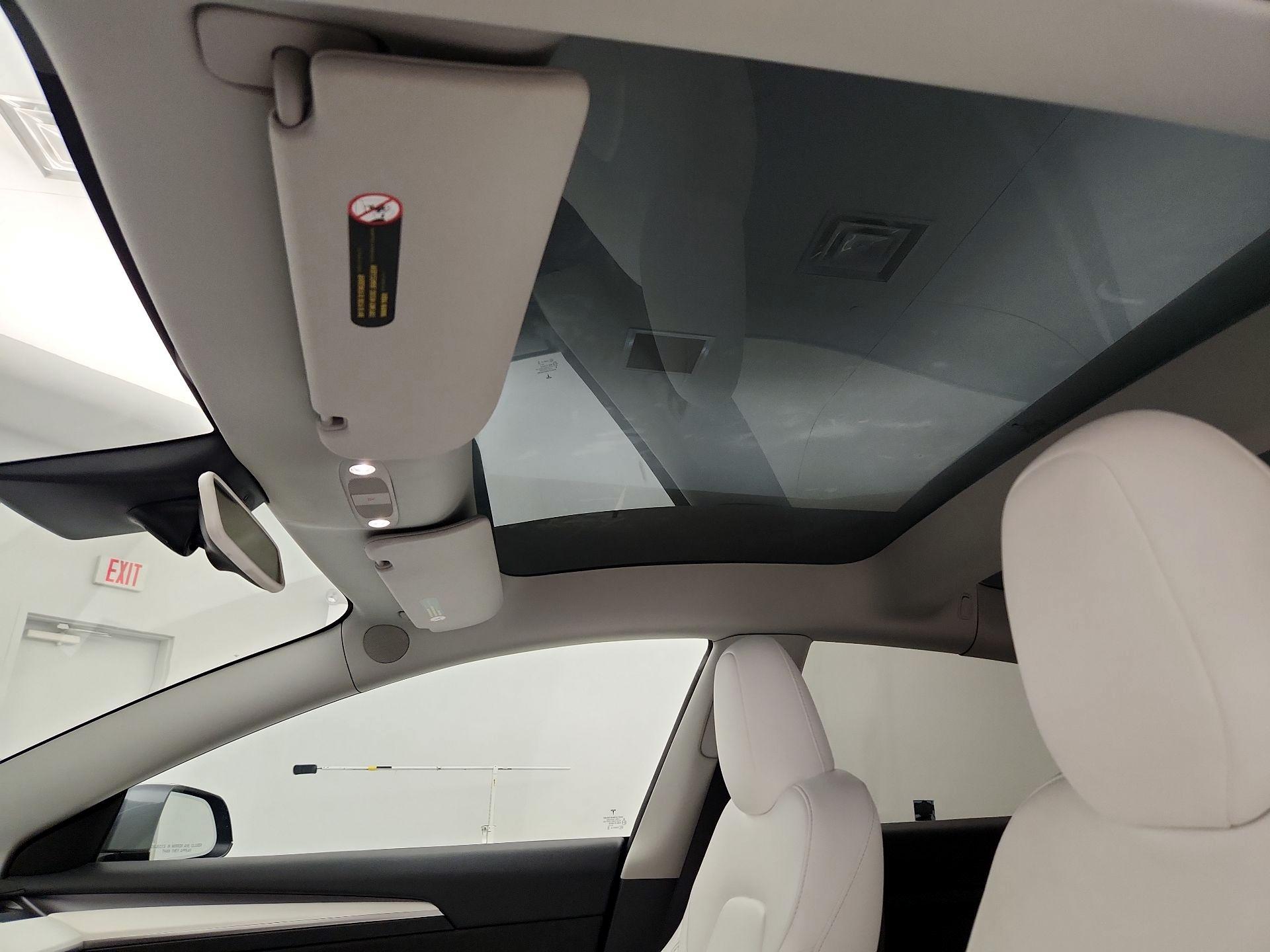 Thumbnail: 2023 Tesla Model 3 - 19