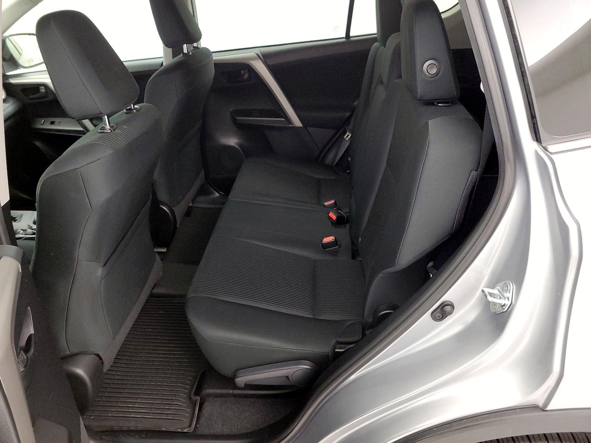 Thumbnail: 2017 Toyota RAV4 - 20