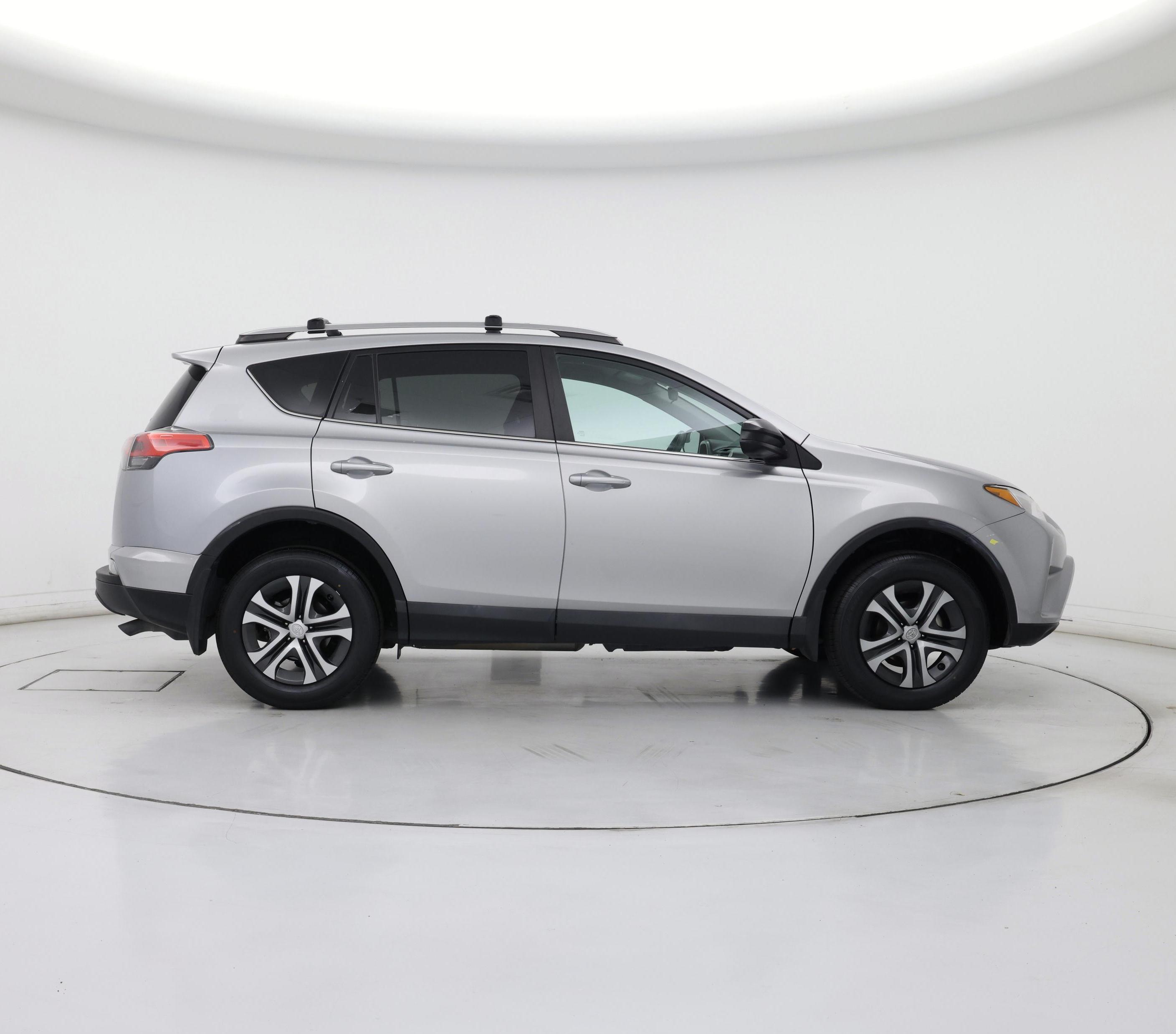 Thumbnail: 2017 Toyota RAV4 - 7