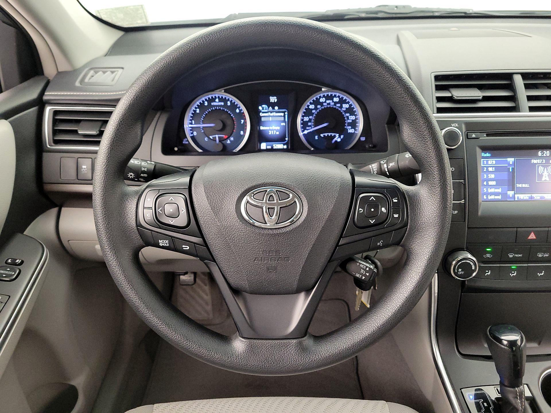 Thumbnail: 2017 Toyota Camry - 10
