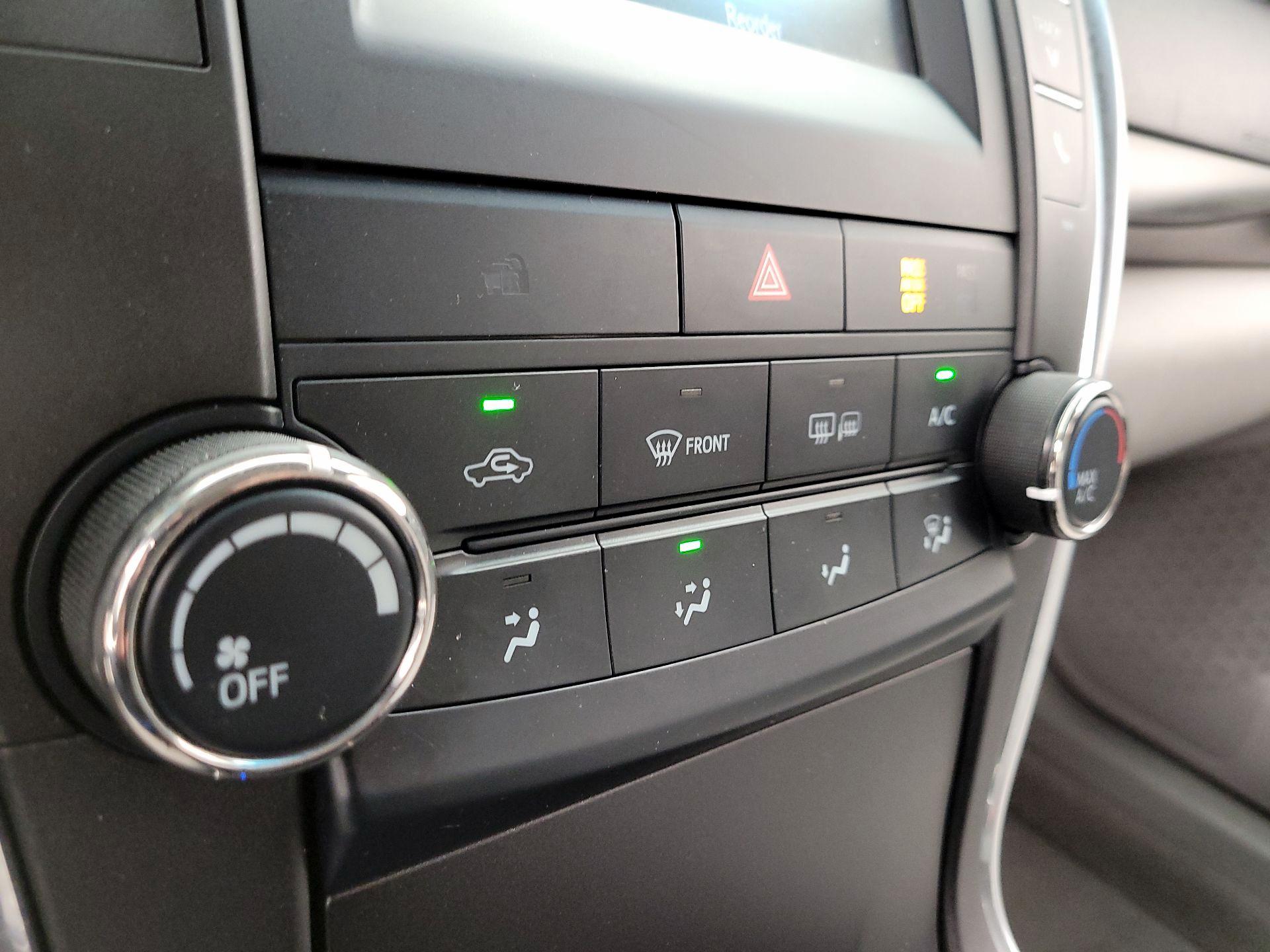 Thumbnail: 2017 Toyota Camry - 16