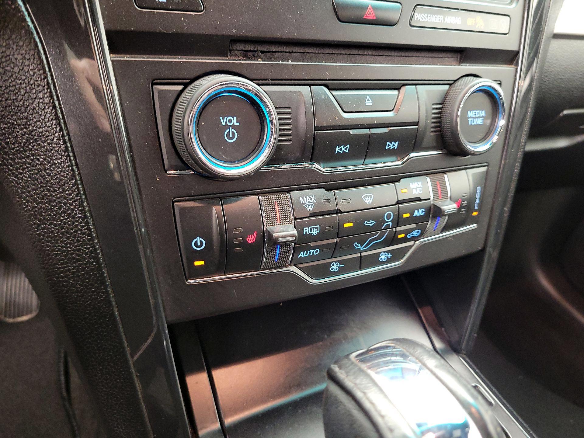 Thumbnail: 2017 Ford Explorer - 17