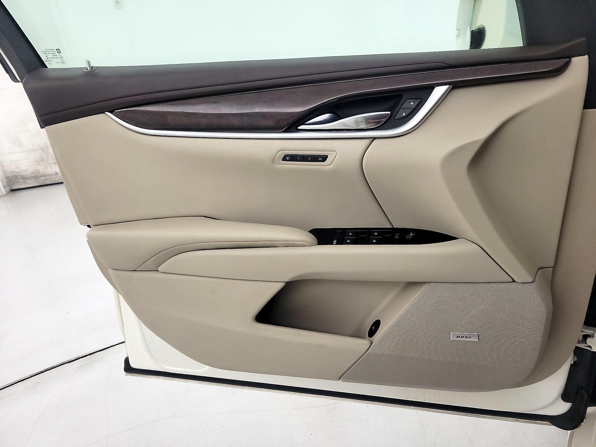 Thumbnail: 2015 Cadillac XTS - 12