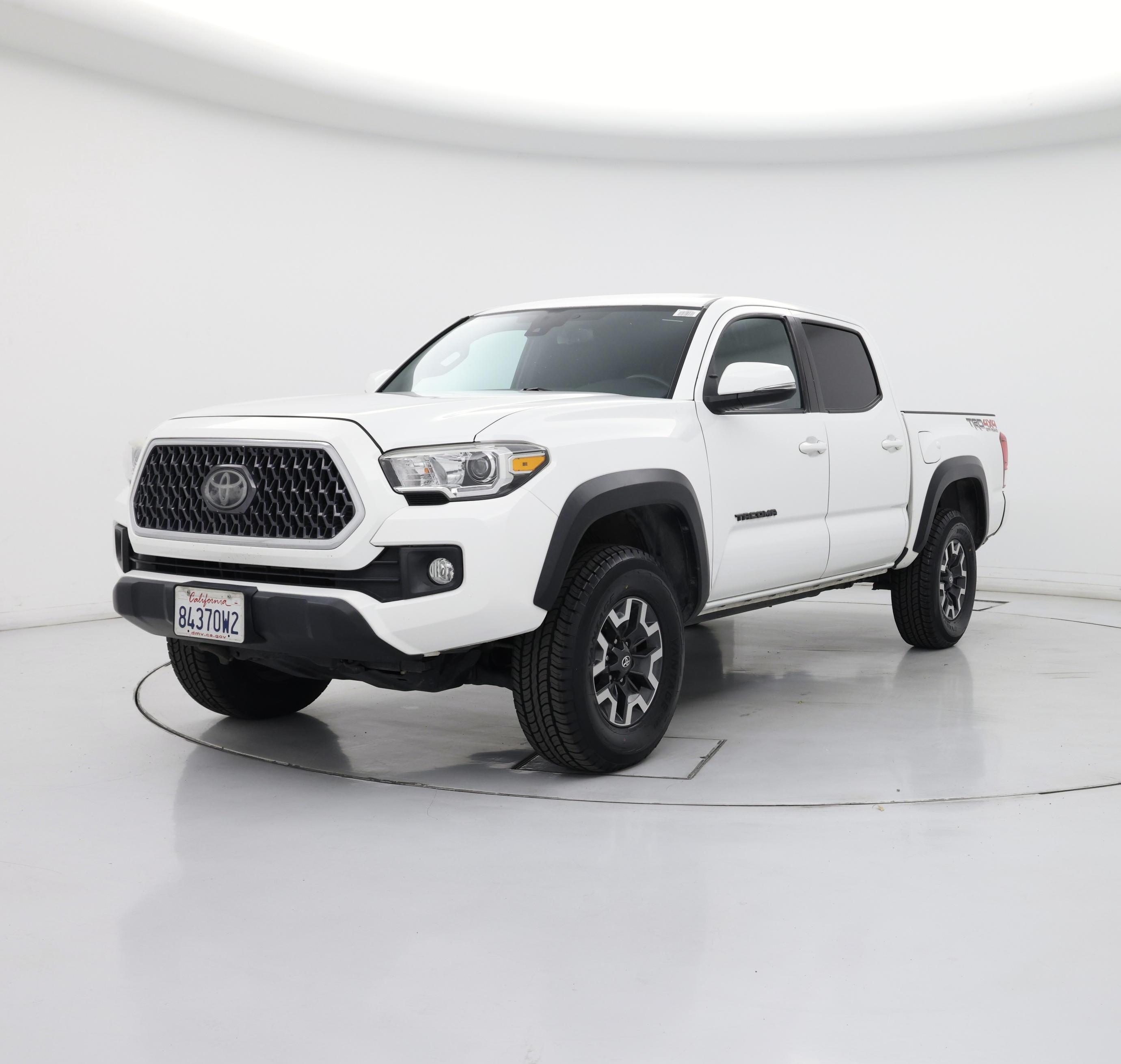 Thumbnail: 2019 Toyota Tacoma - 4