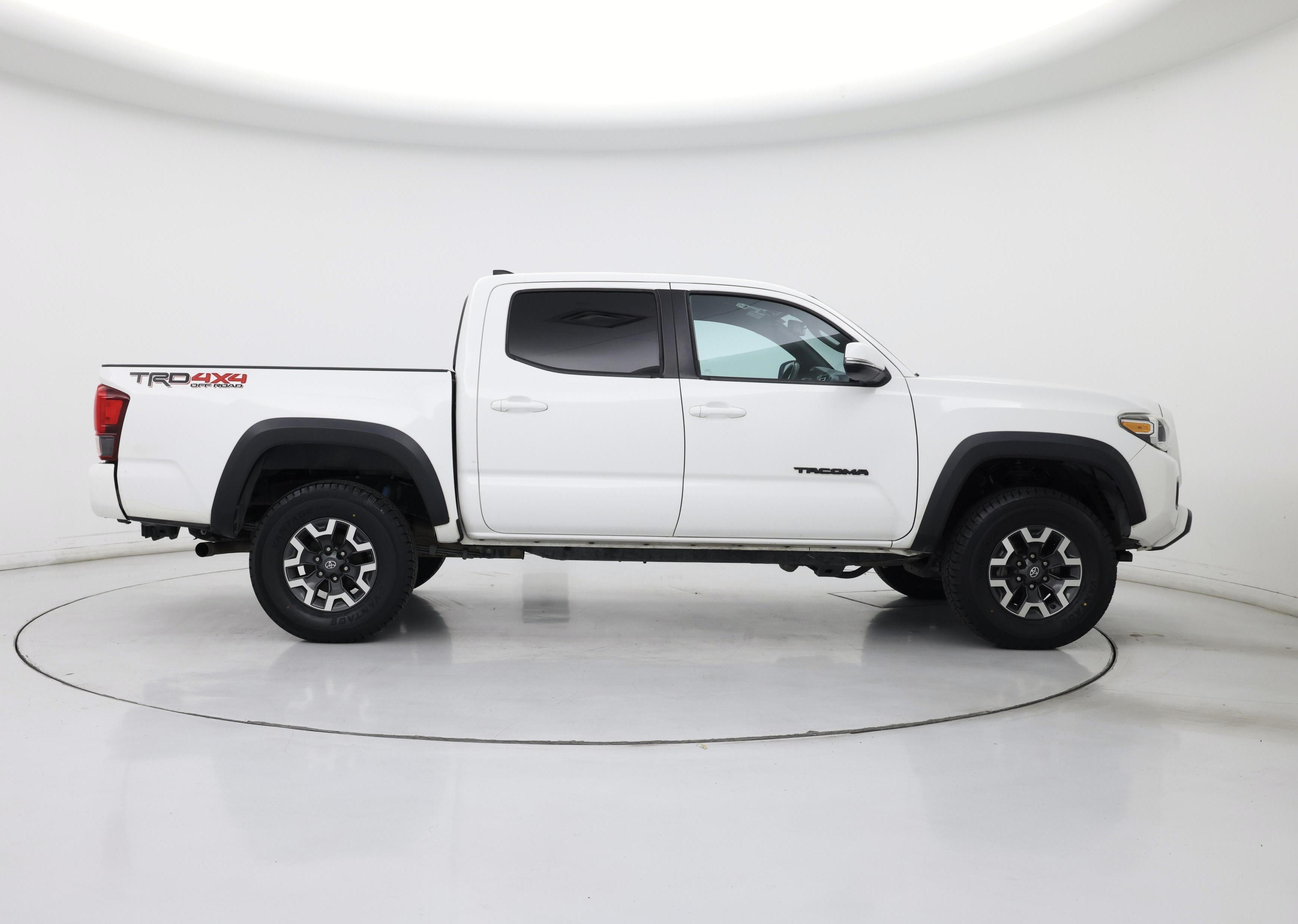 Thumbnail: 2019 Toyota Tacoma - 7