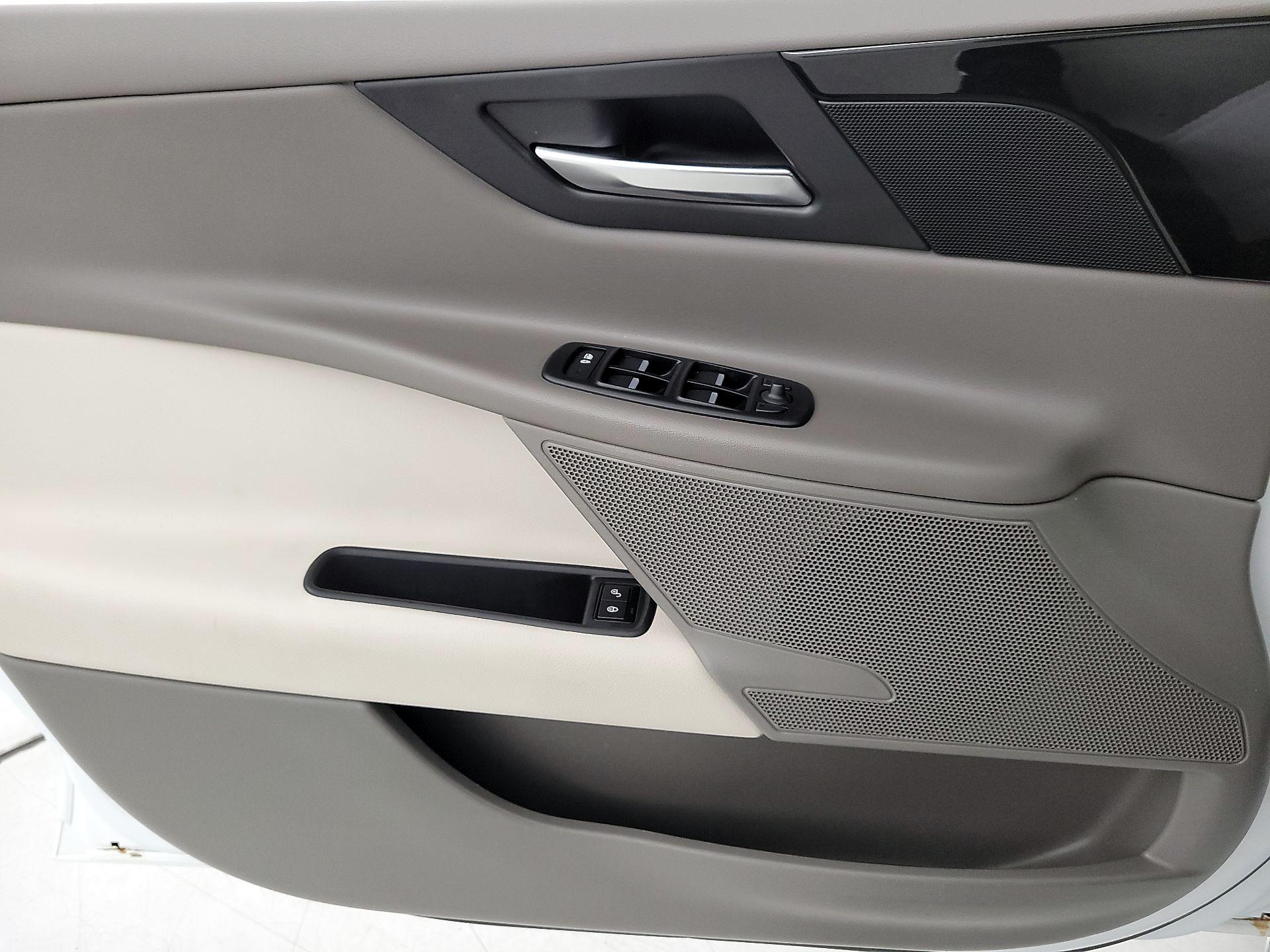 Thumbnail: 2019 Jaguar XE - 12