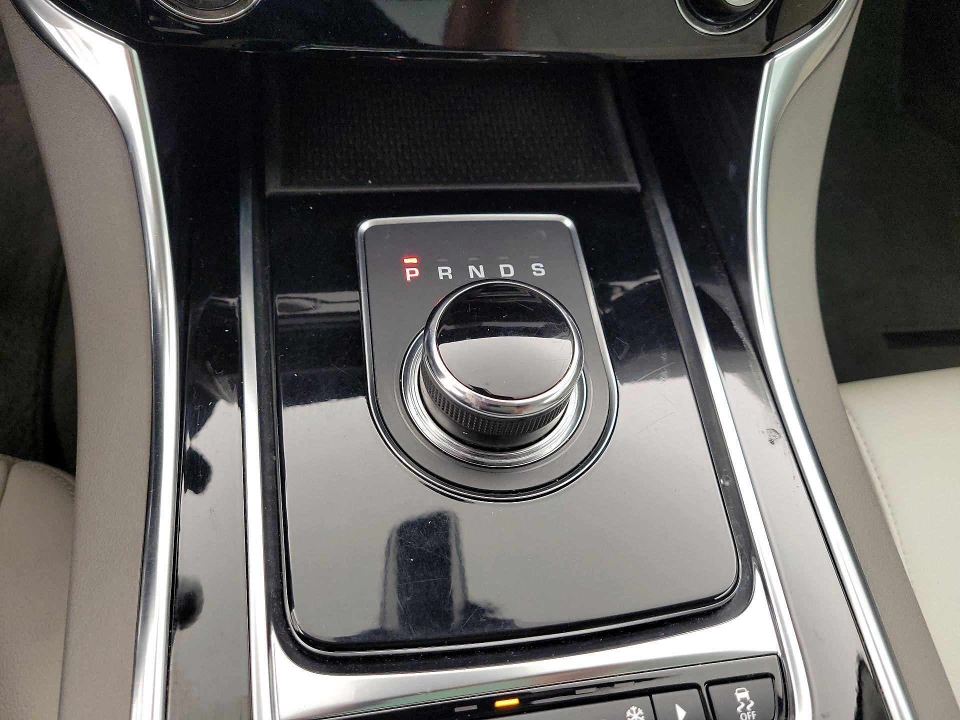 Thumbnail: 2019 Jaguar XE - 16