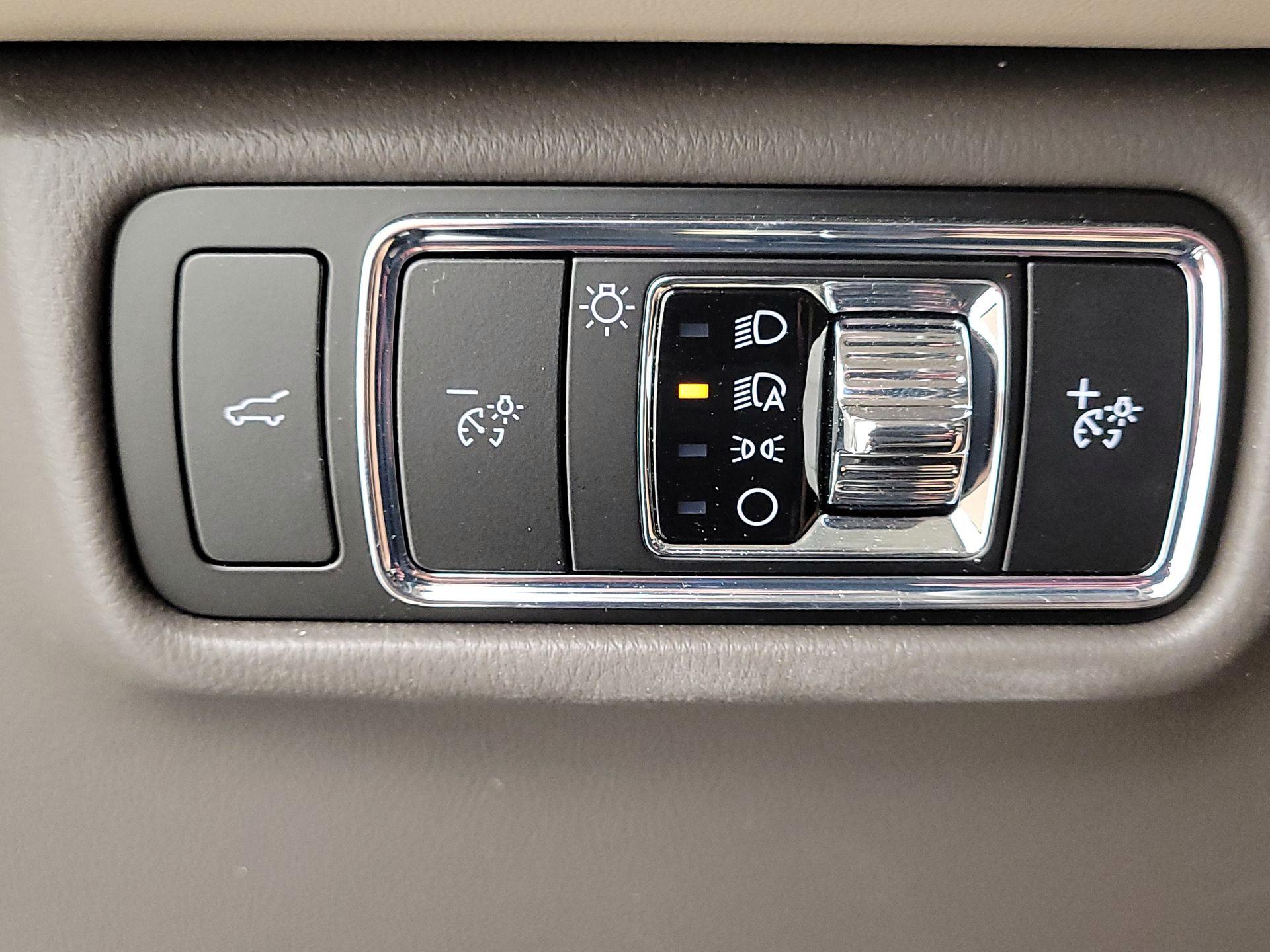 Thumbnail: 2024 Lincoln Aviator - 13