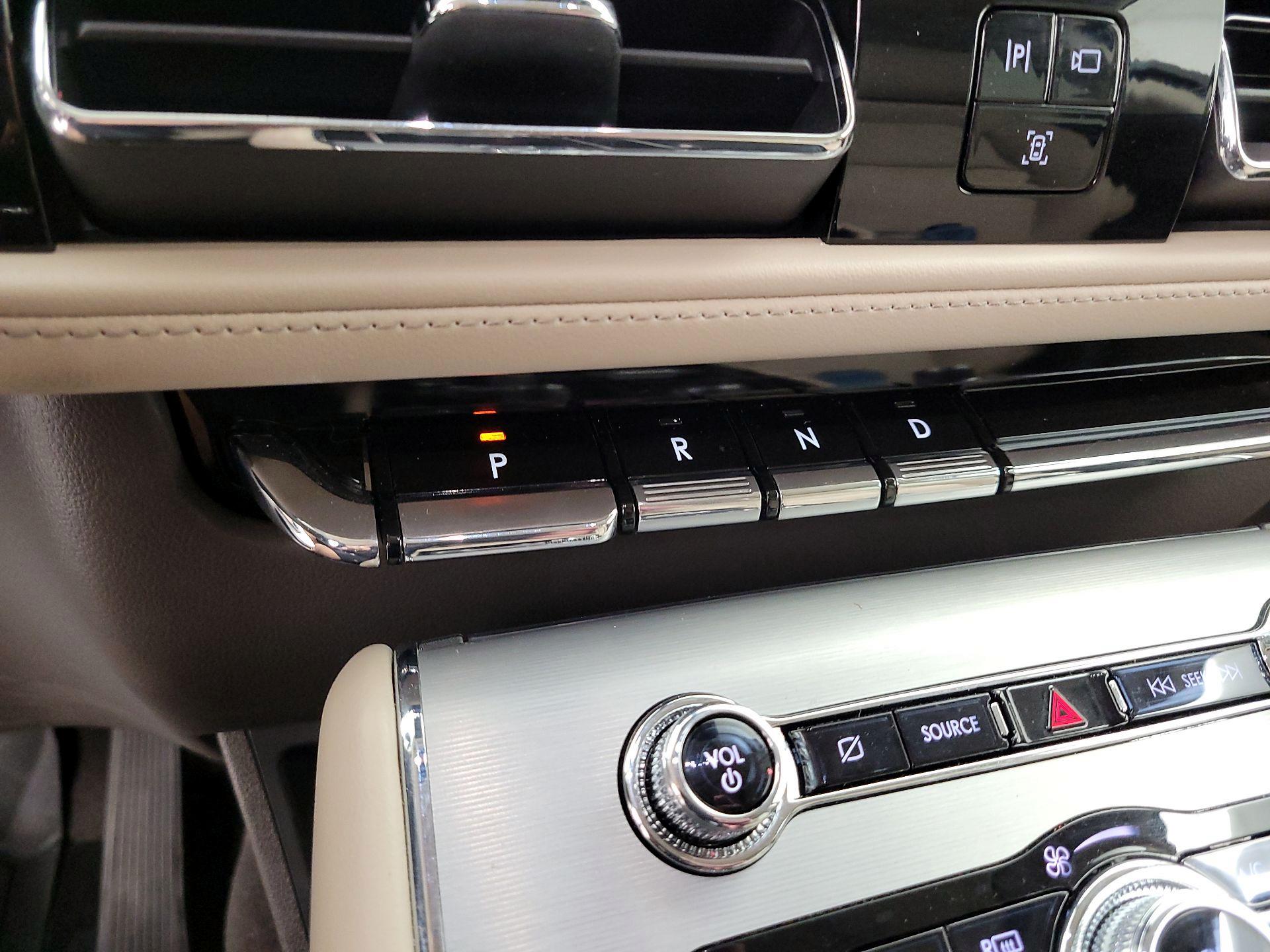 Thumbnail: 2024 Lincoln Aviator - 18