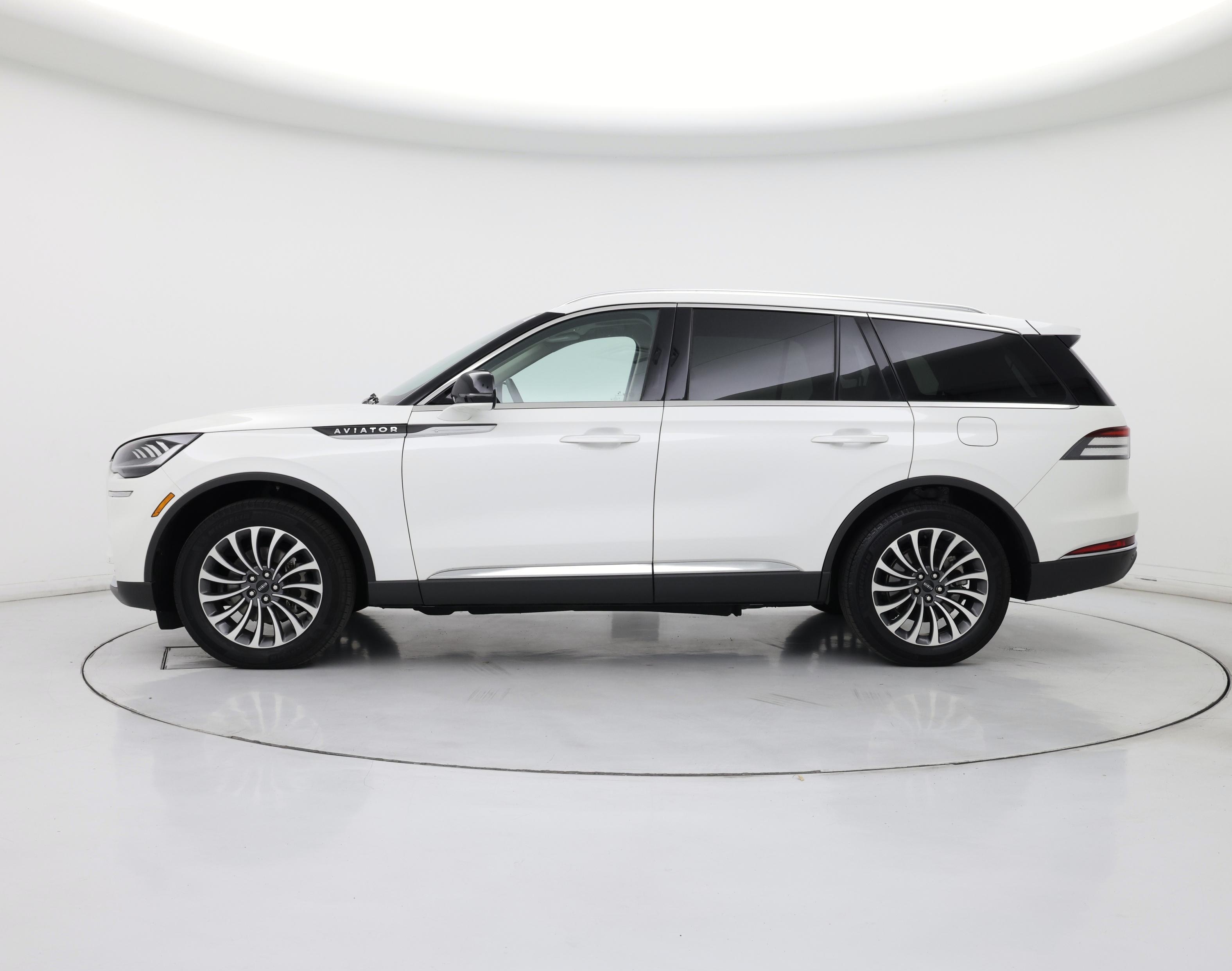 Thumbnail: 2024 Lincoln Aviator - 3