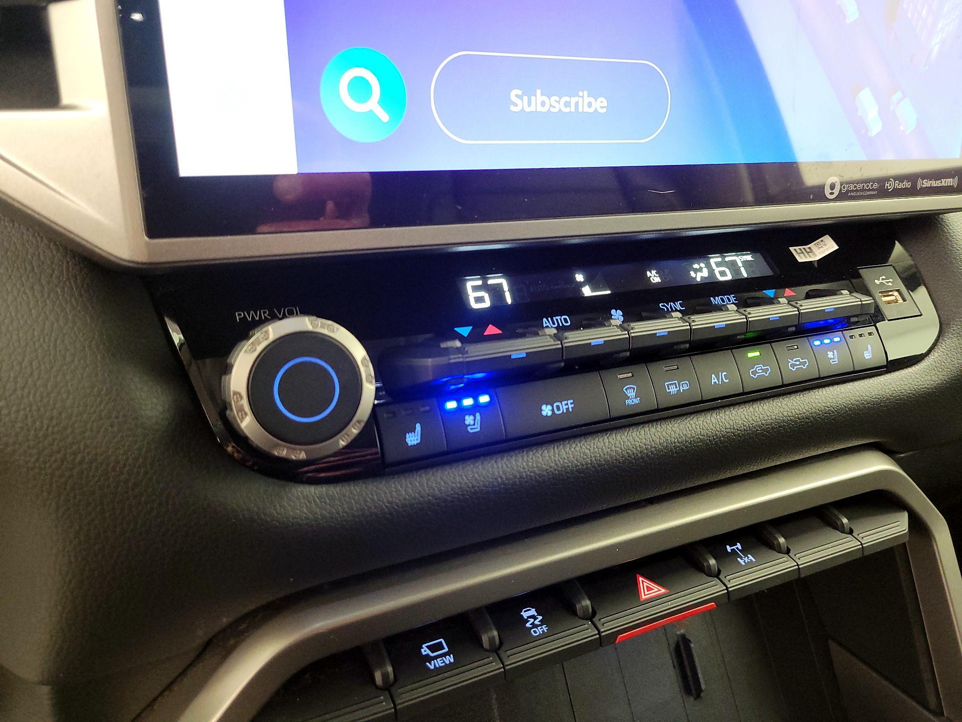 Thumbnail: 2022 Toyota Tundra - 16