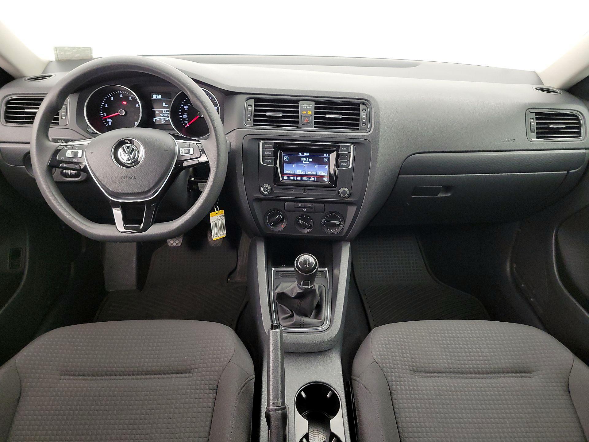 Thumbnail: 2016 Volkswagen Jetta - 9