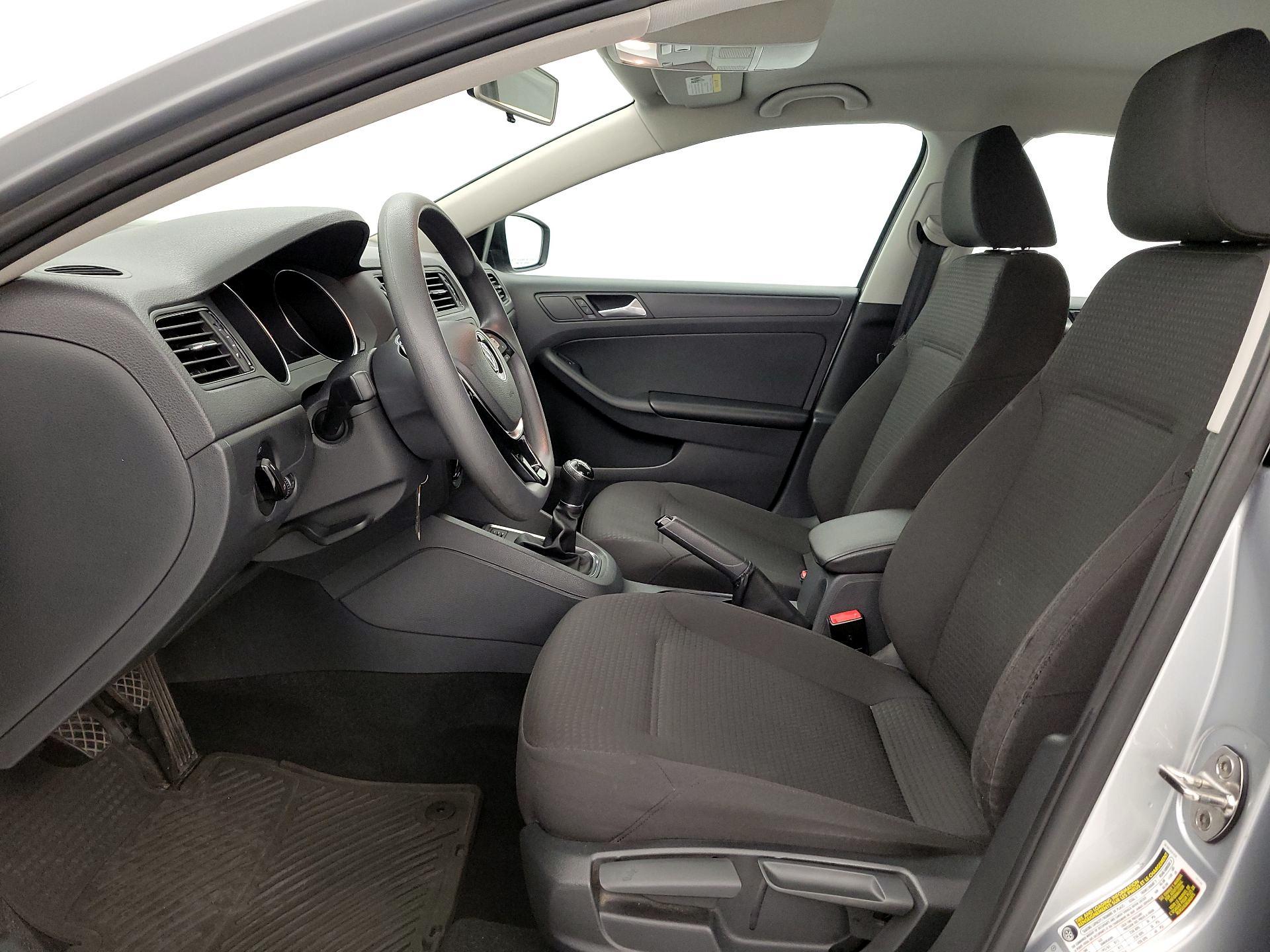 Thumbnail: 2016 Volkswagen Jetta - 11