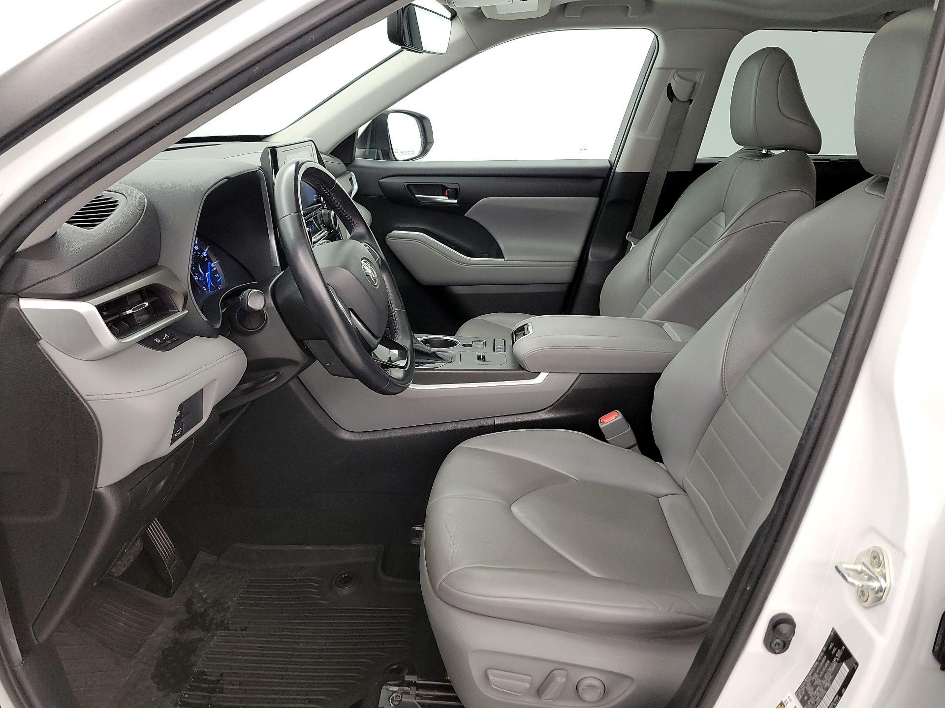 Thumbnail: 2020 Toyota Highlander - 11