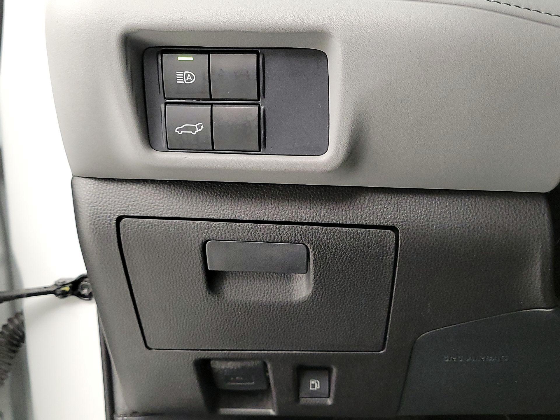 Thumbnail: 2020 Toyota Highlander - 13