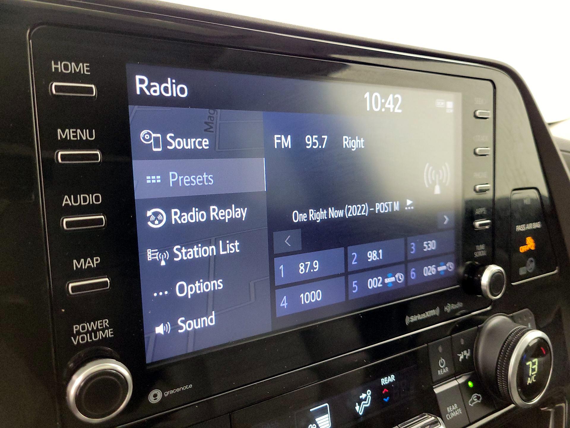 Thumbnail: 2020 Toyota Highlander - 16