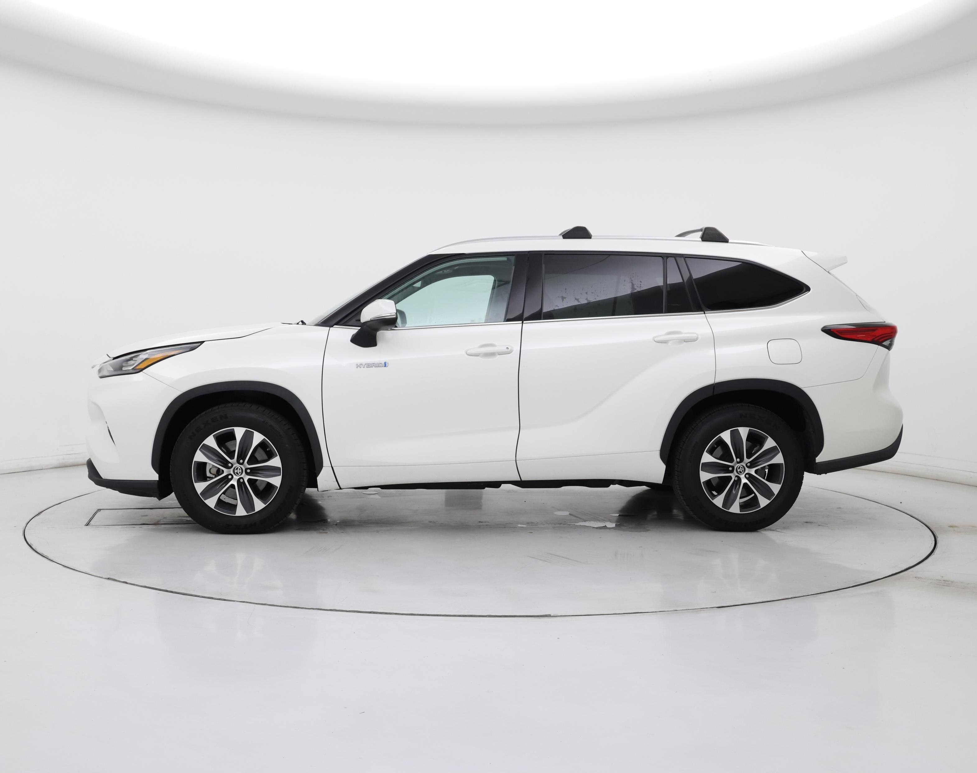 Thumbnail: 2020 Toyota Highlander - 3